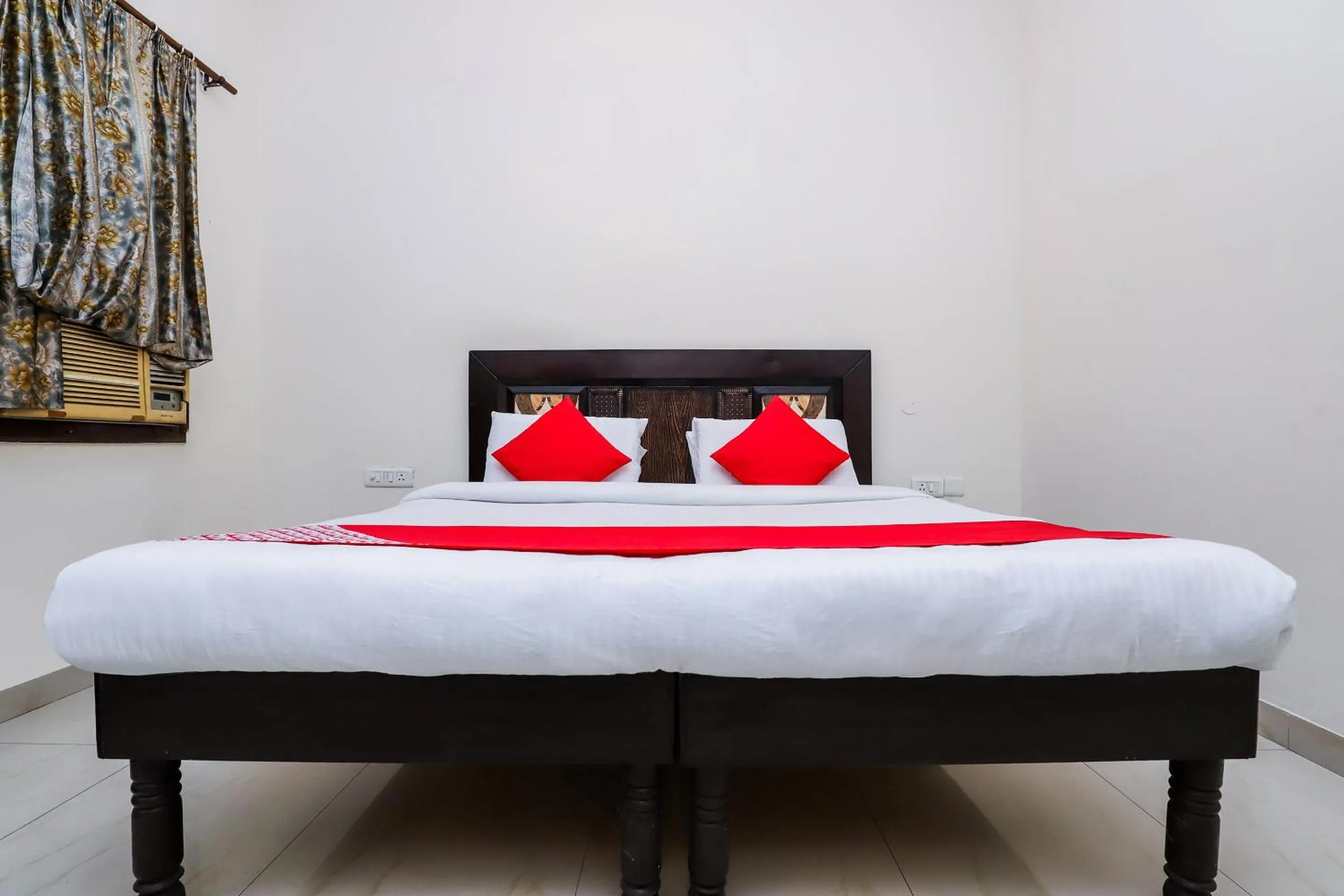 Bedroom in Hotel O Shiv Shakti Inn Near Kamal Cinema