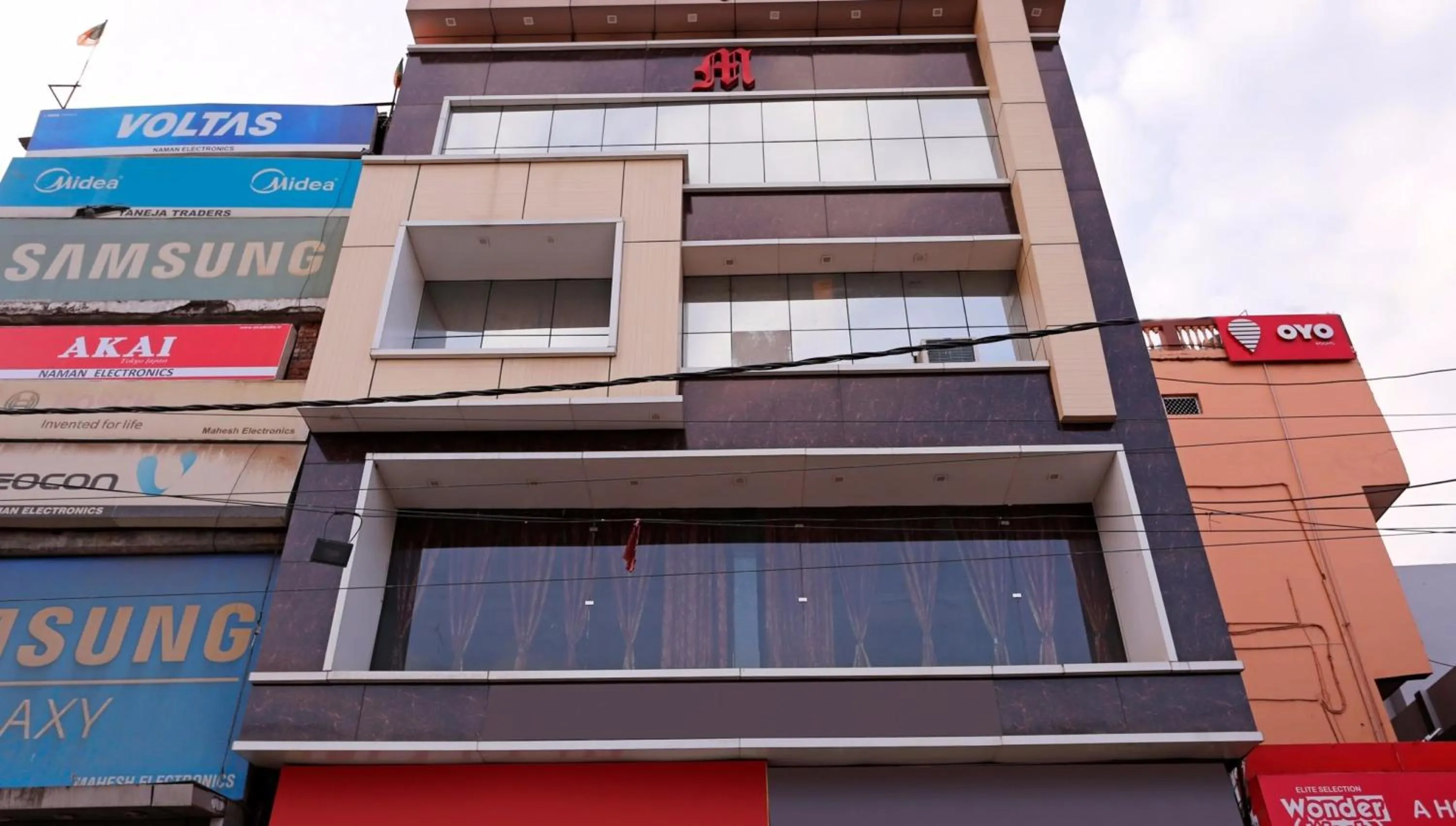 Facade/entrance in Hotel O Mehfil Hotel