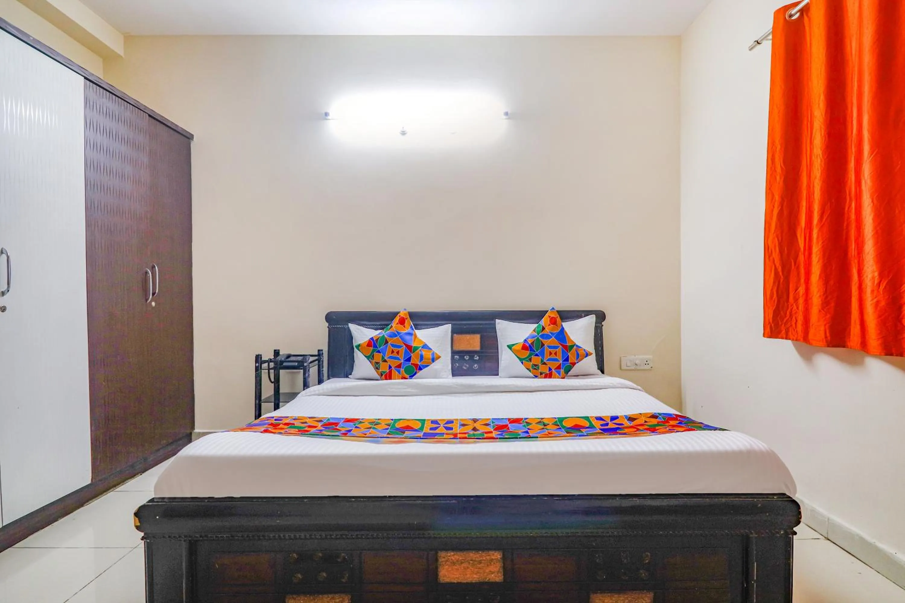 Bed in Via Direct Checkin - Nr Hitech City