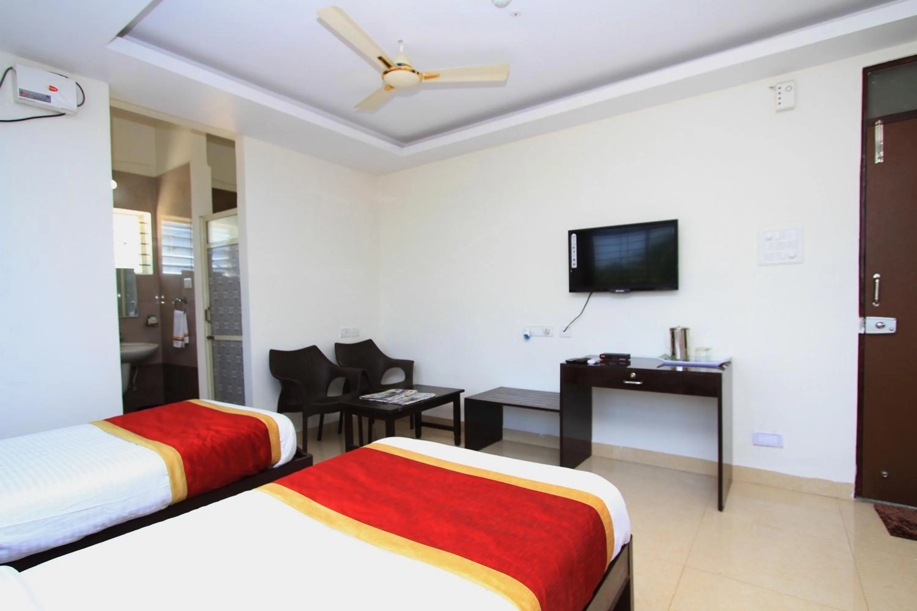 Bedroom, Bed in Hotel O Sri Sai Residency