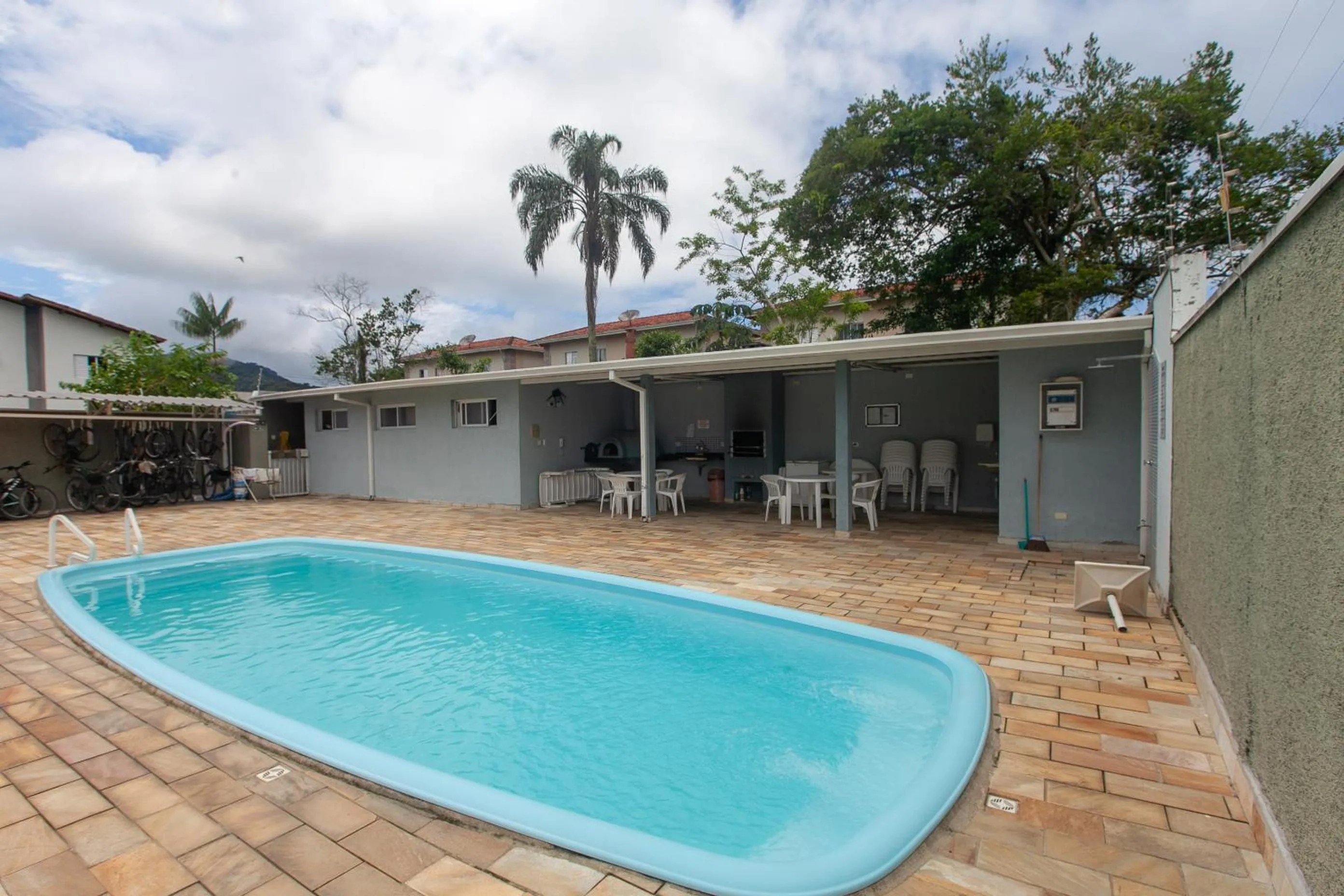 Property building in Apartamento Erica Itaguá proximo da Praia Grande