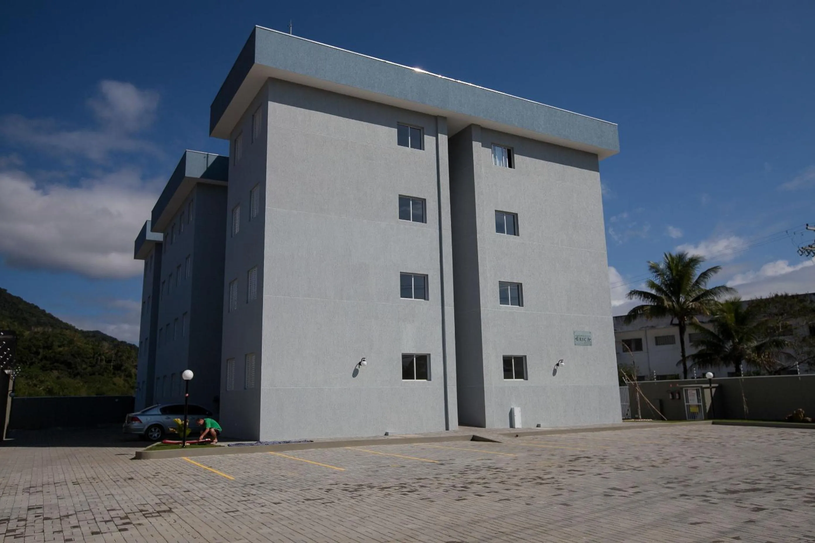 Facade/entrance in Apartamento Erica Itaguá proximo da Praia Grande