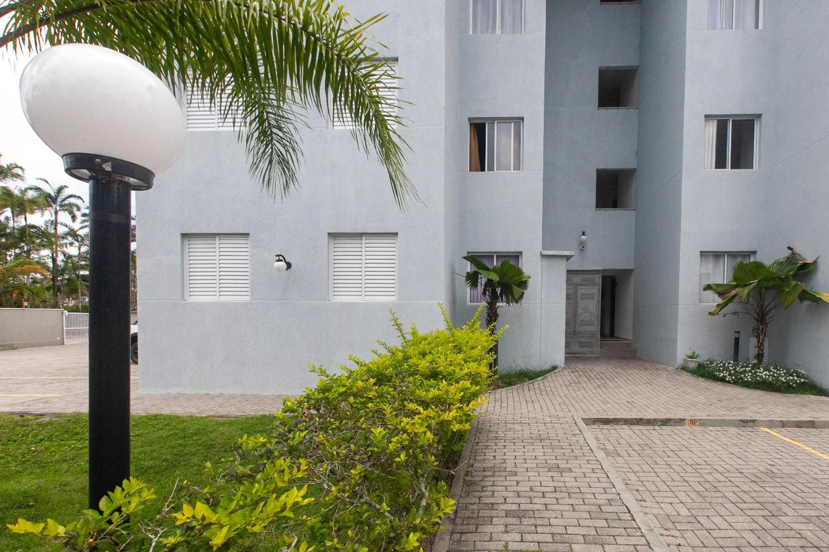 Property building in Apartamento Erica Itaguá proximo da Praia Grande