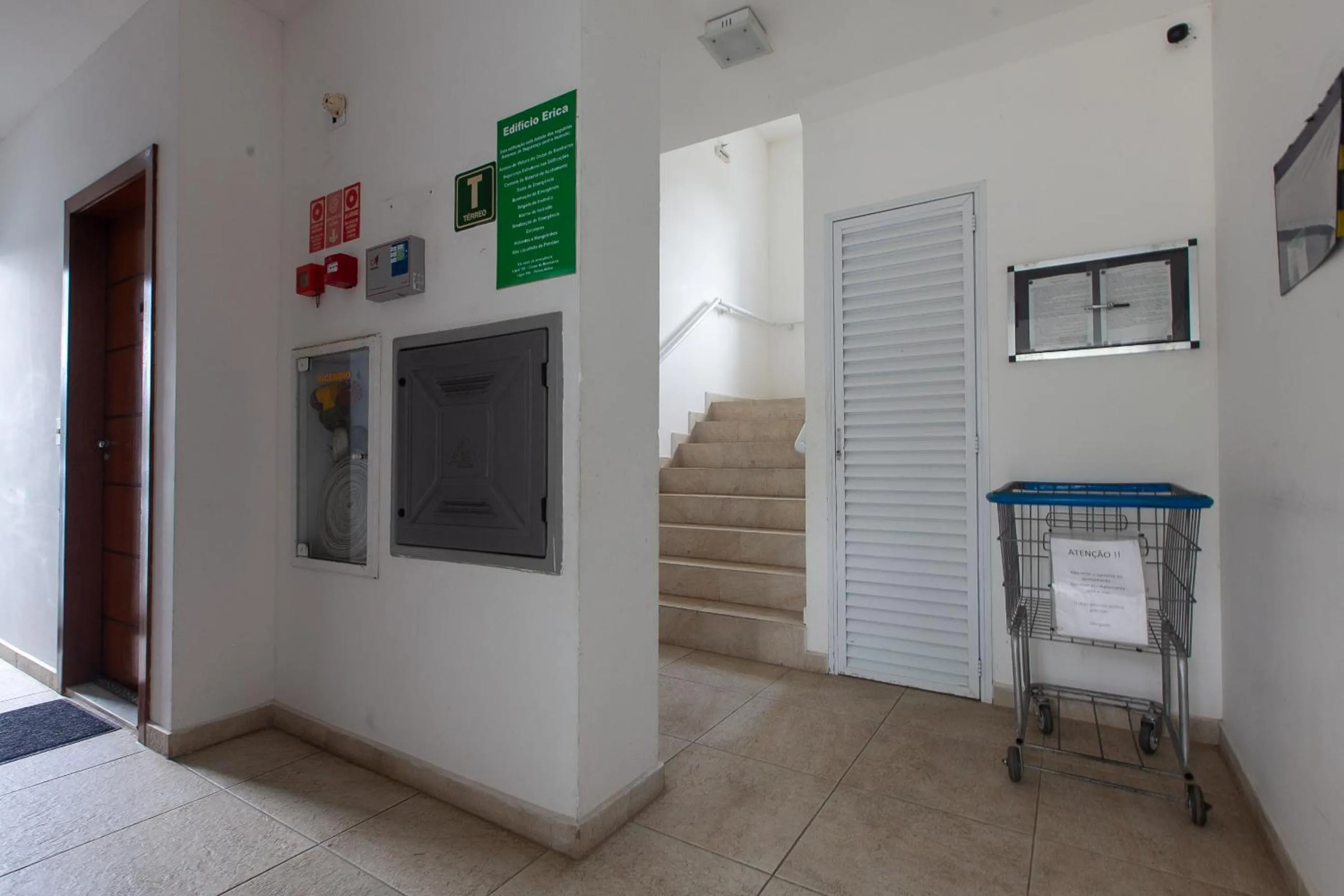 Property building in Apartamento Erica Itaguá proximo da Praia Grande