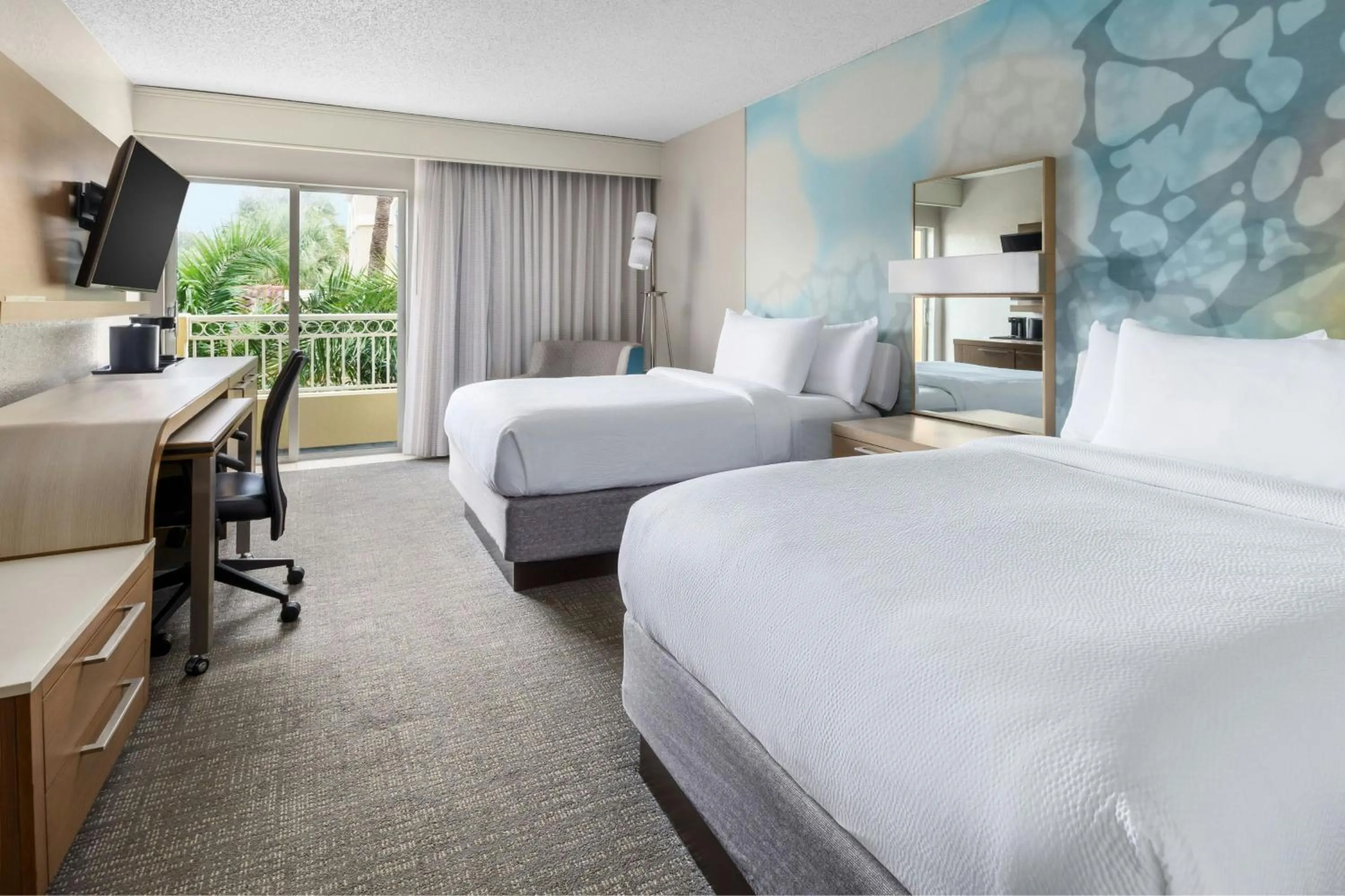 Photo of the whole room, Bed in Courtyard by Marriott Fort Lauderdale North/Cypress Creek