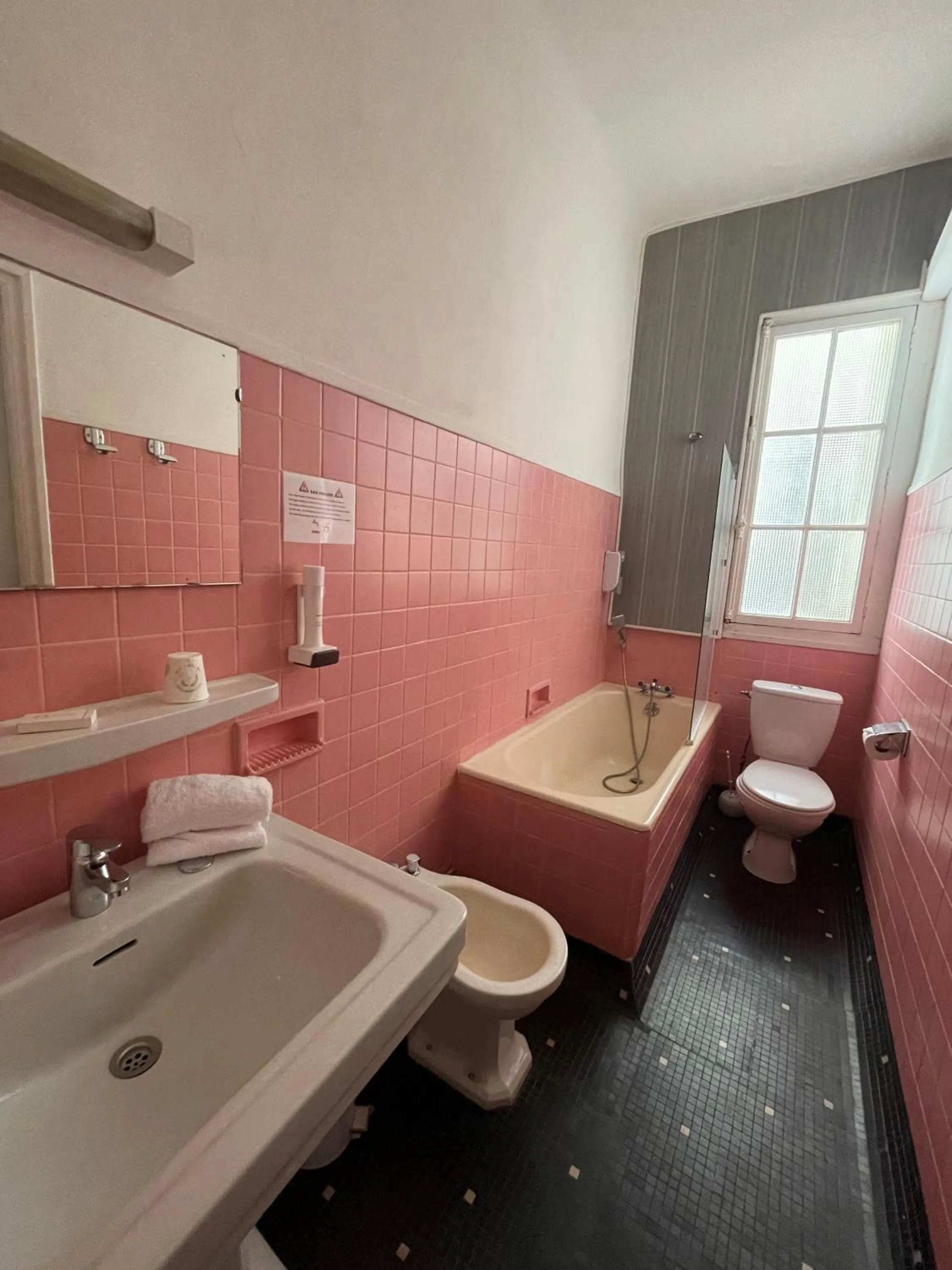 Property building in Hotel De France Perpignan Centre Ville