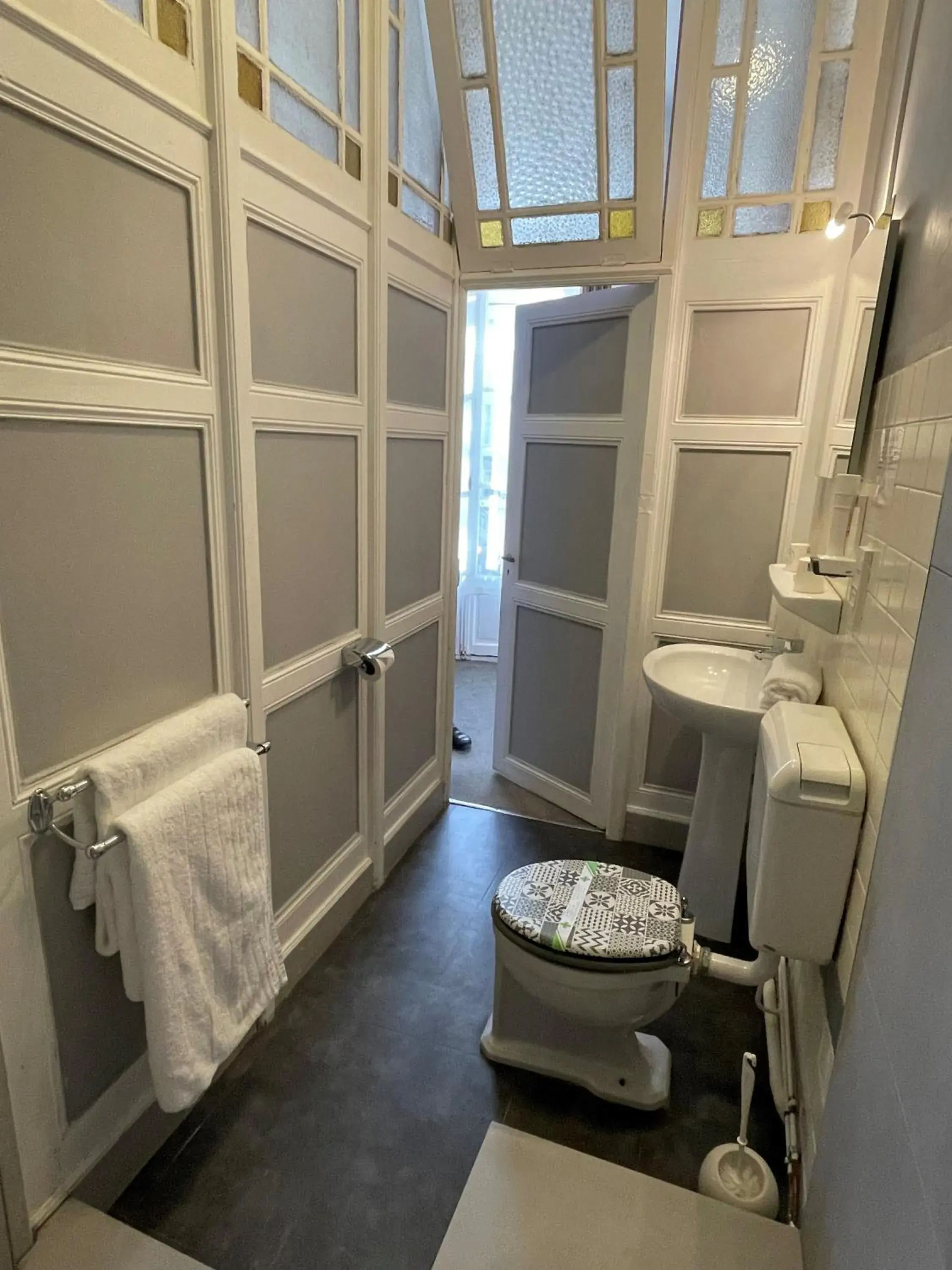 Property building in Hotel De France Perpignan Centre Ville Property building in Hotel De France Perpignan Centre Ville