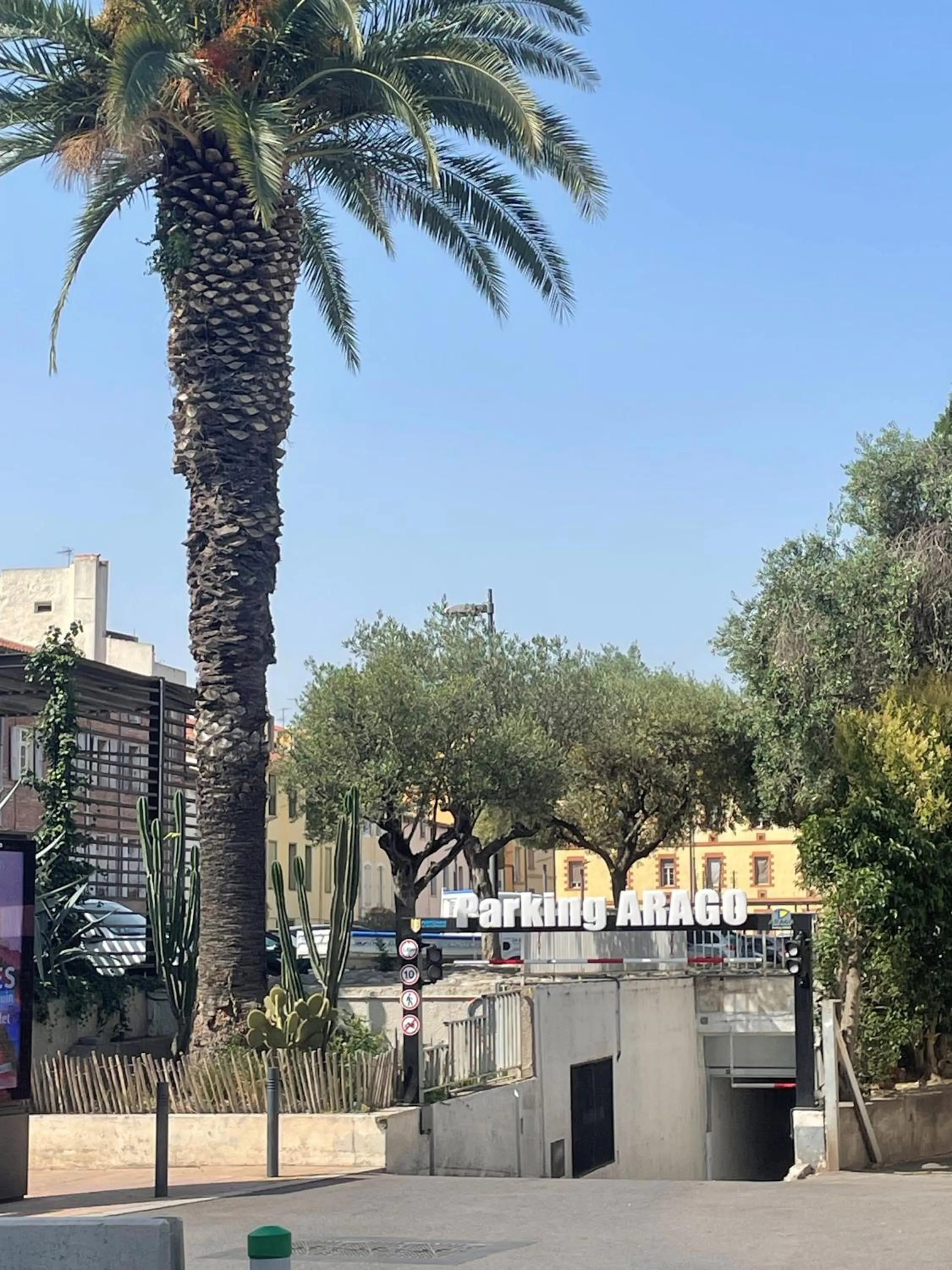 Property building in Hotel De France Perpignan Centre Ville