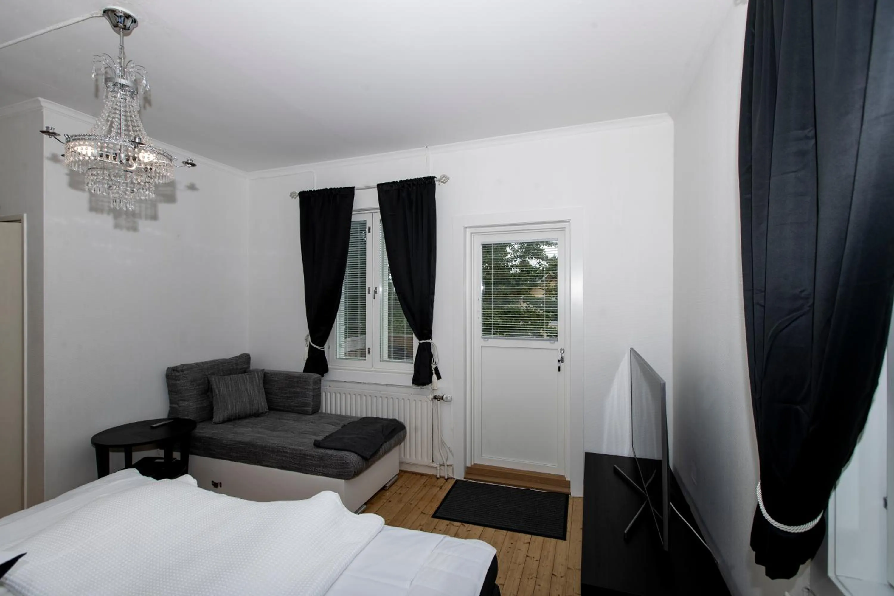 Shower, Bed in Klintvägen Apartments