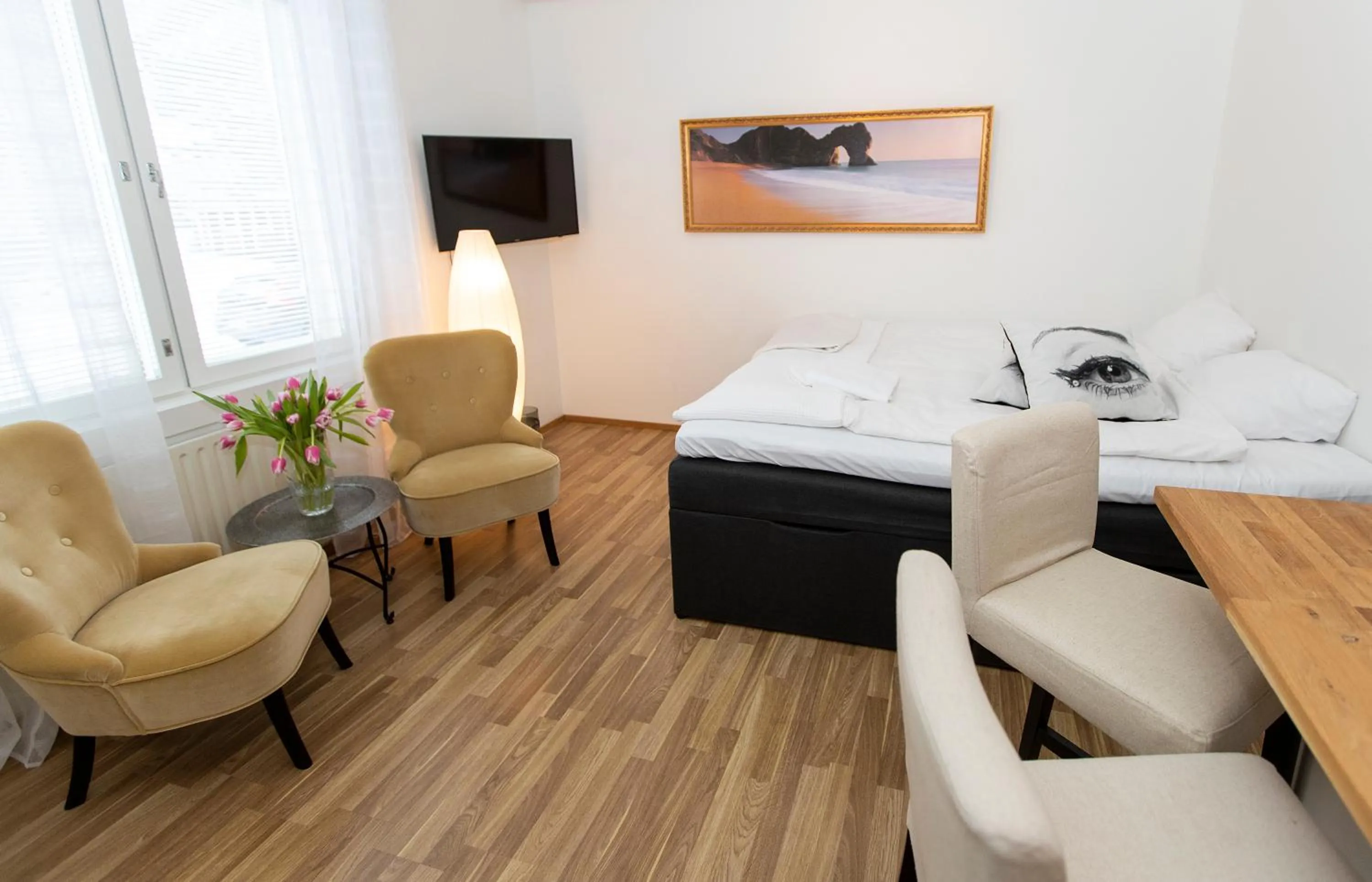 Shower, Bed in Klintvägen Apartments