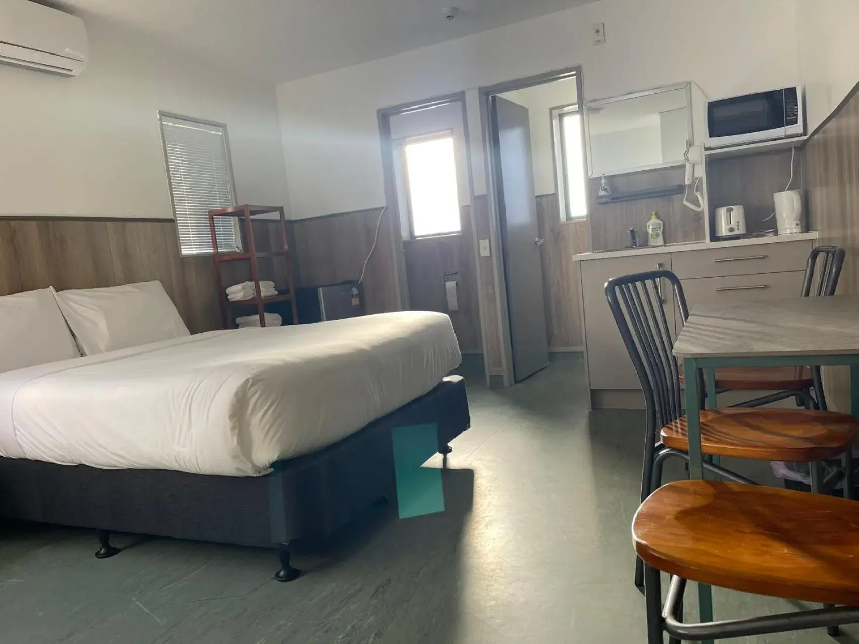 Twin Room with Bathroom in Conway Motel Manukau Twin Room with Bathroom in Conway Motel Manukau