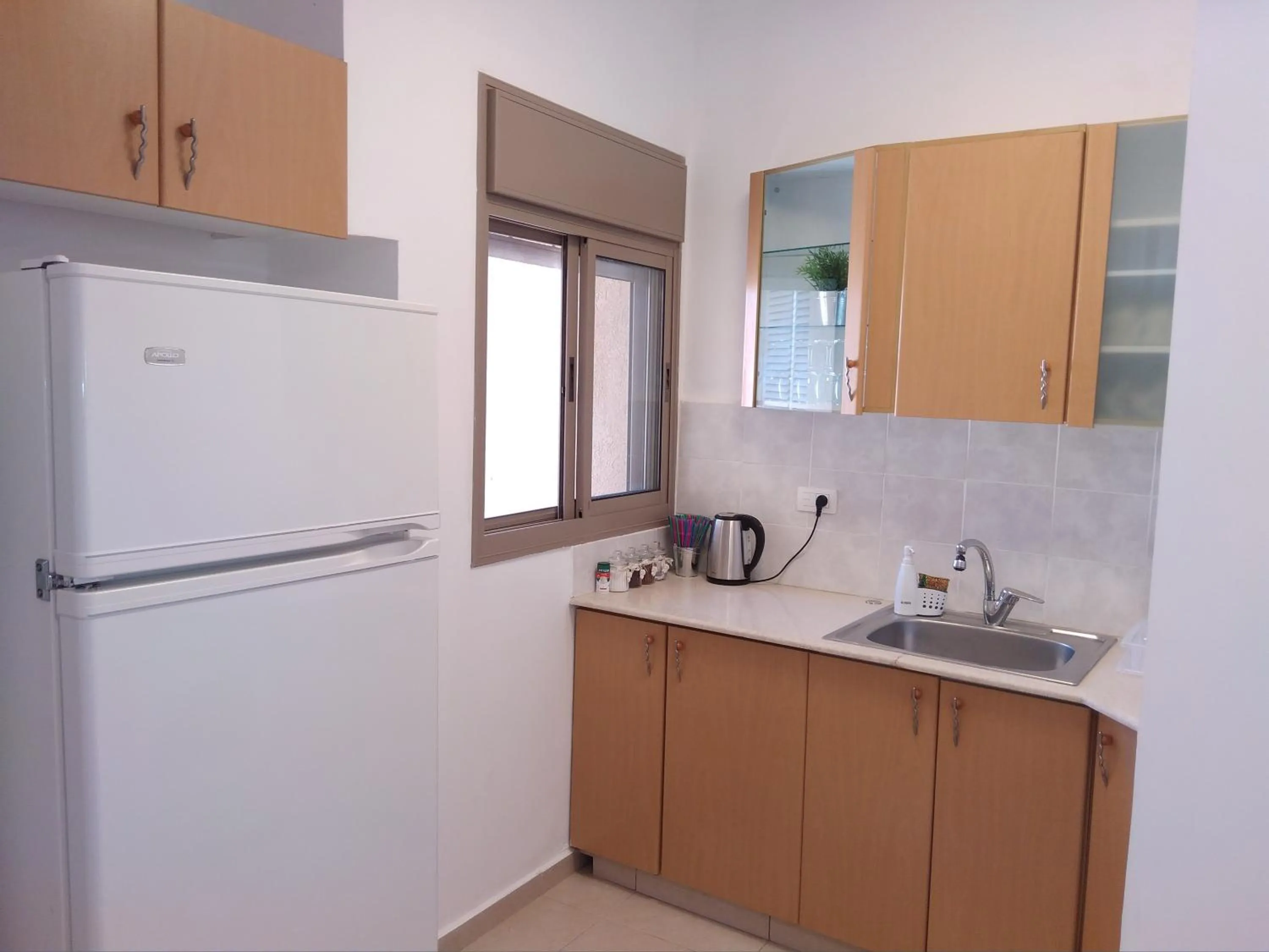 Coffee/tea facilities in Shoshanat Hamidbar