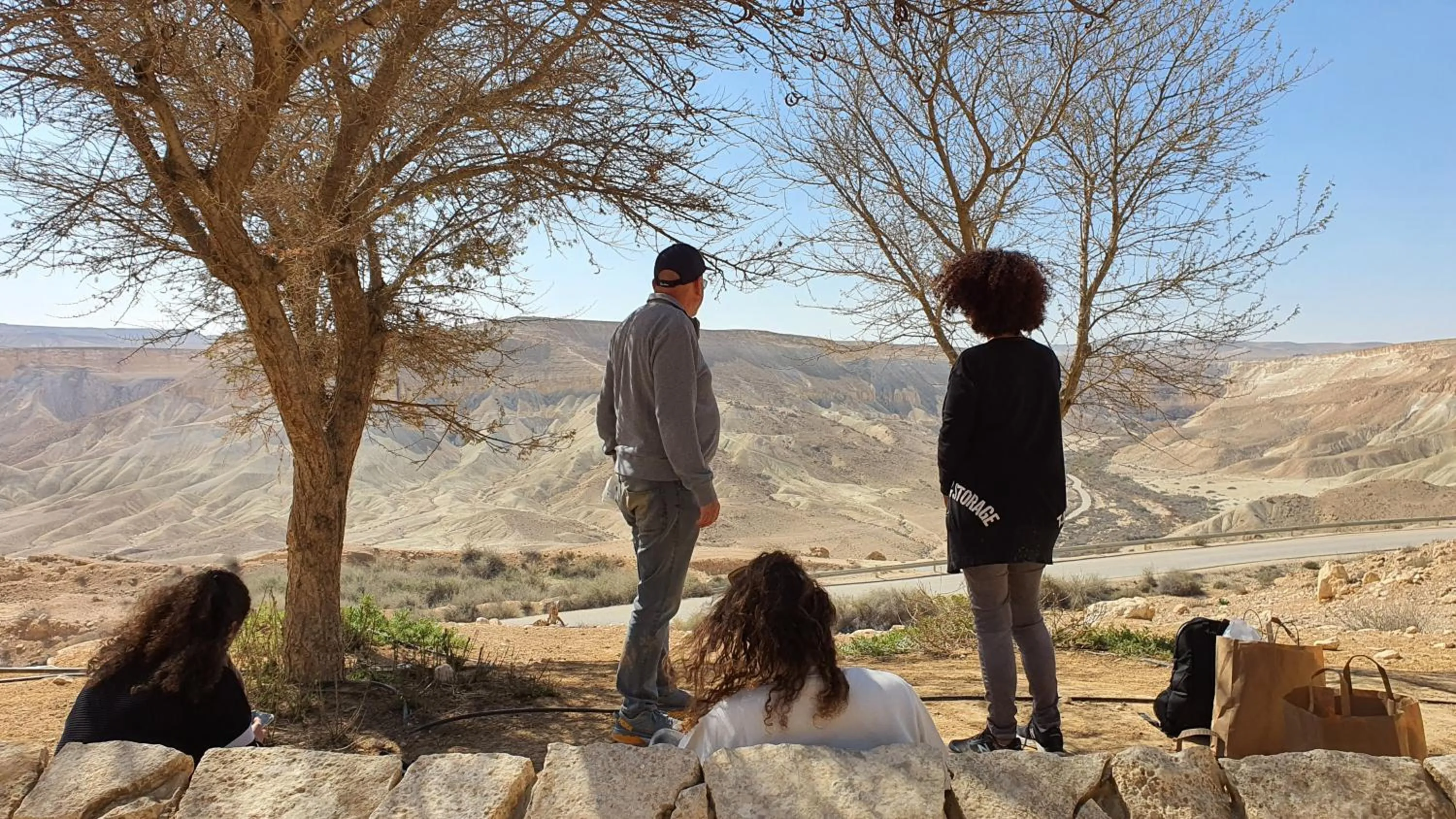 People in Shoshanat Hamidbar