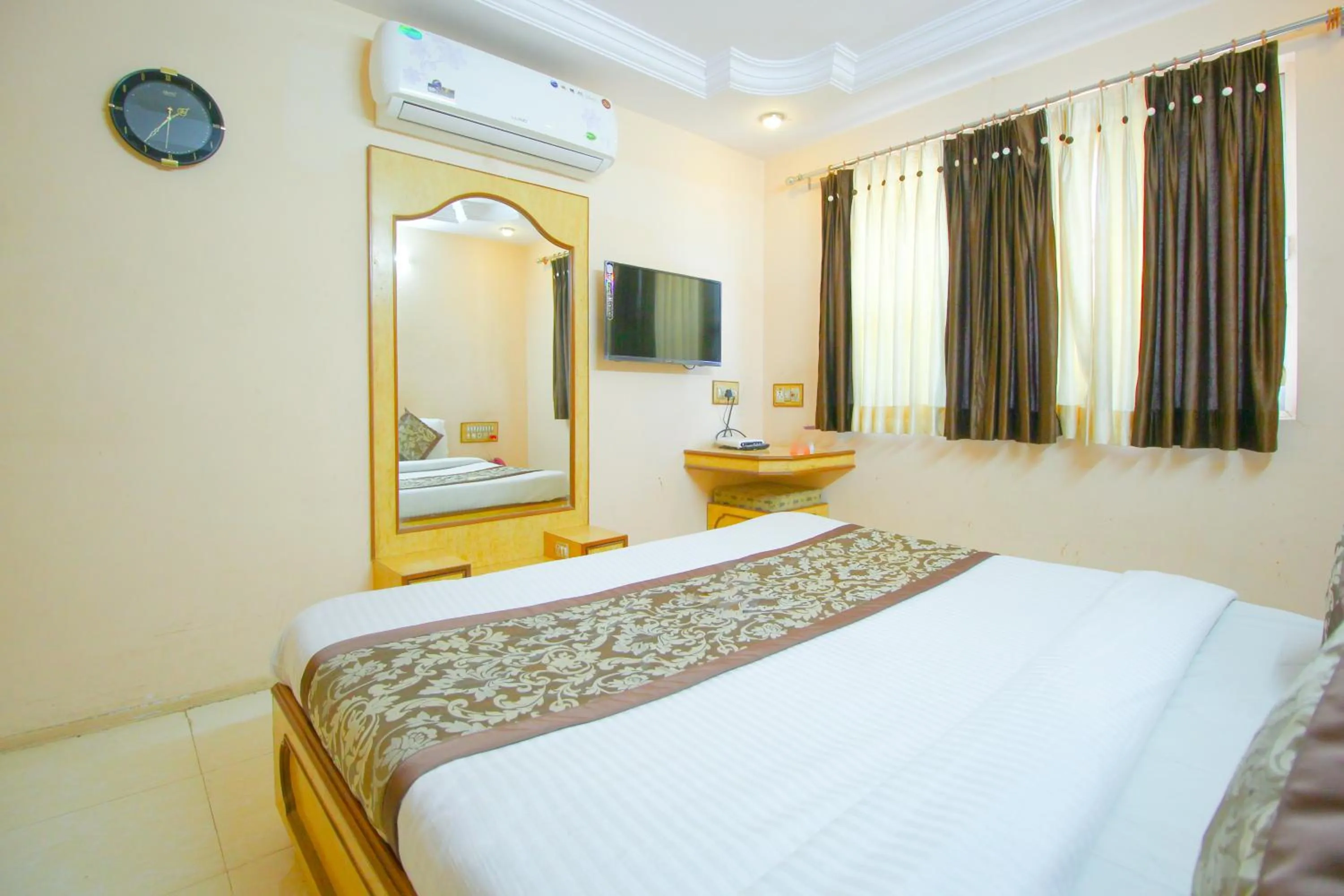 Bed in Hotel Upasana