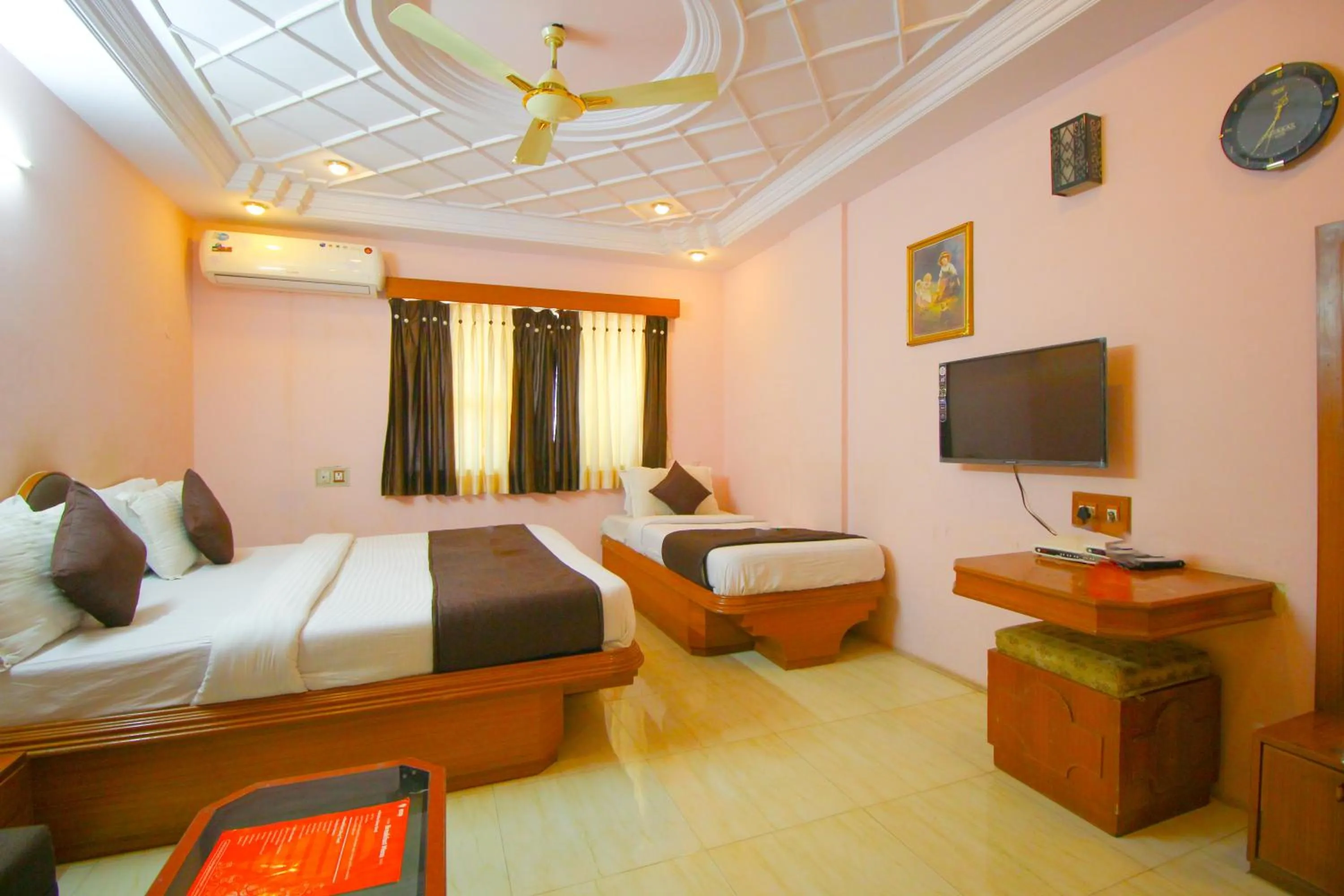 Bed in Hotel Upasana