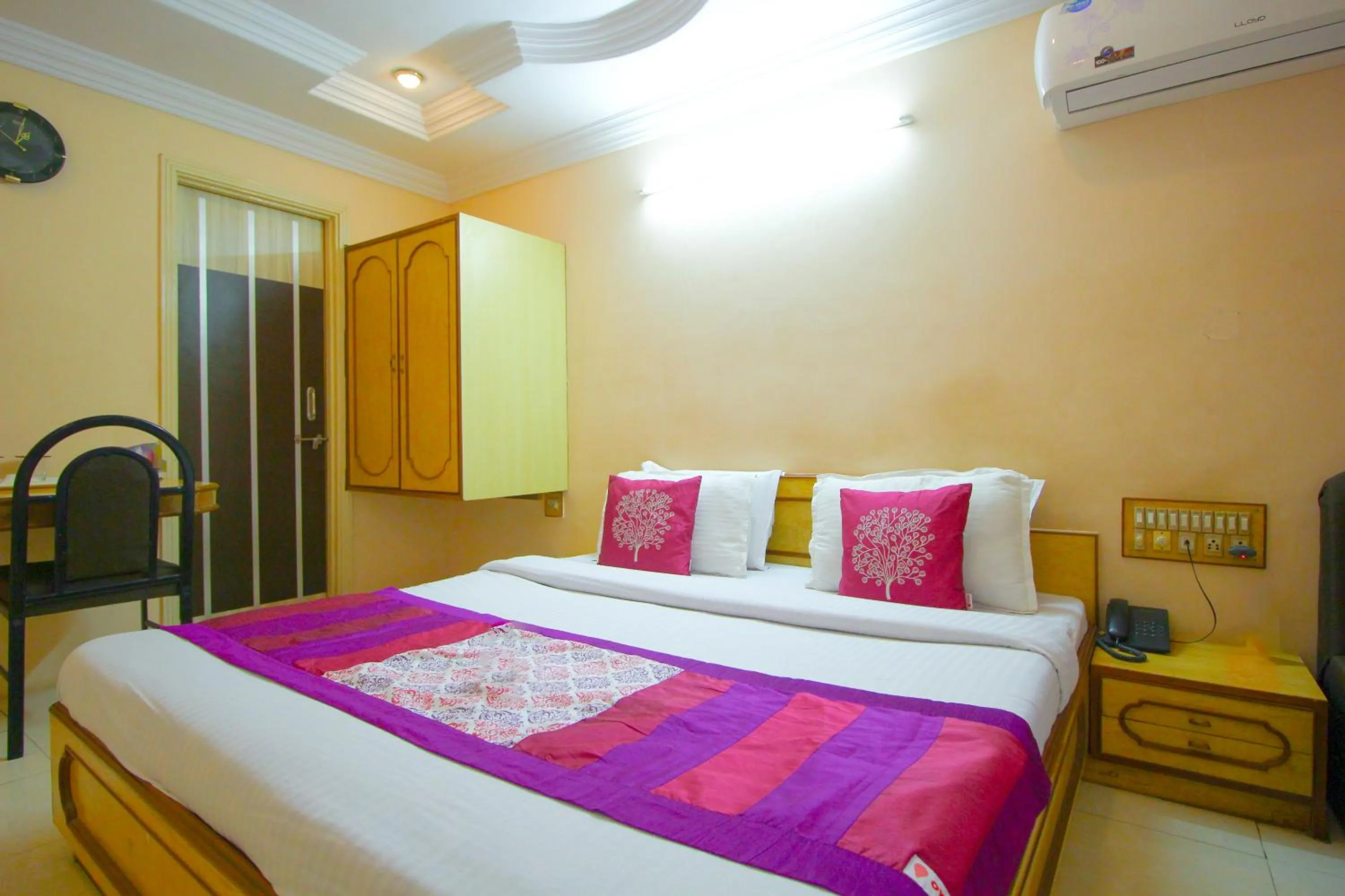 Bed in Hotel Upasana