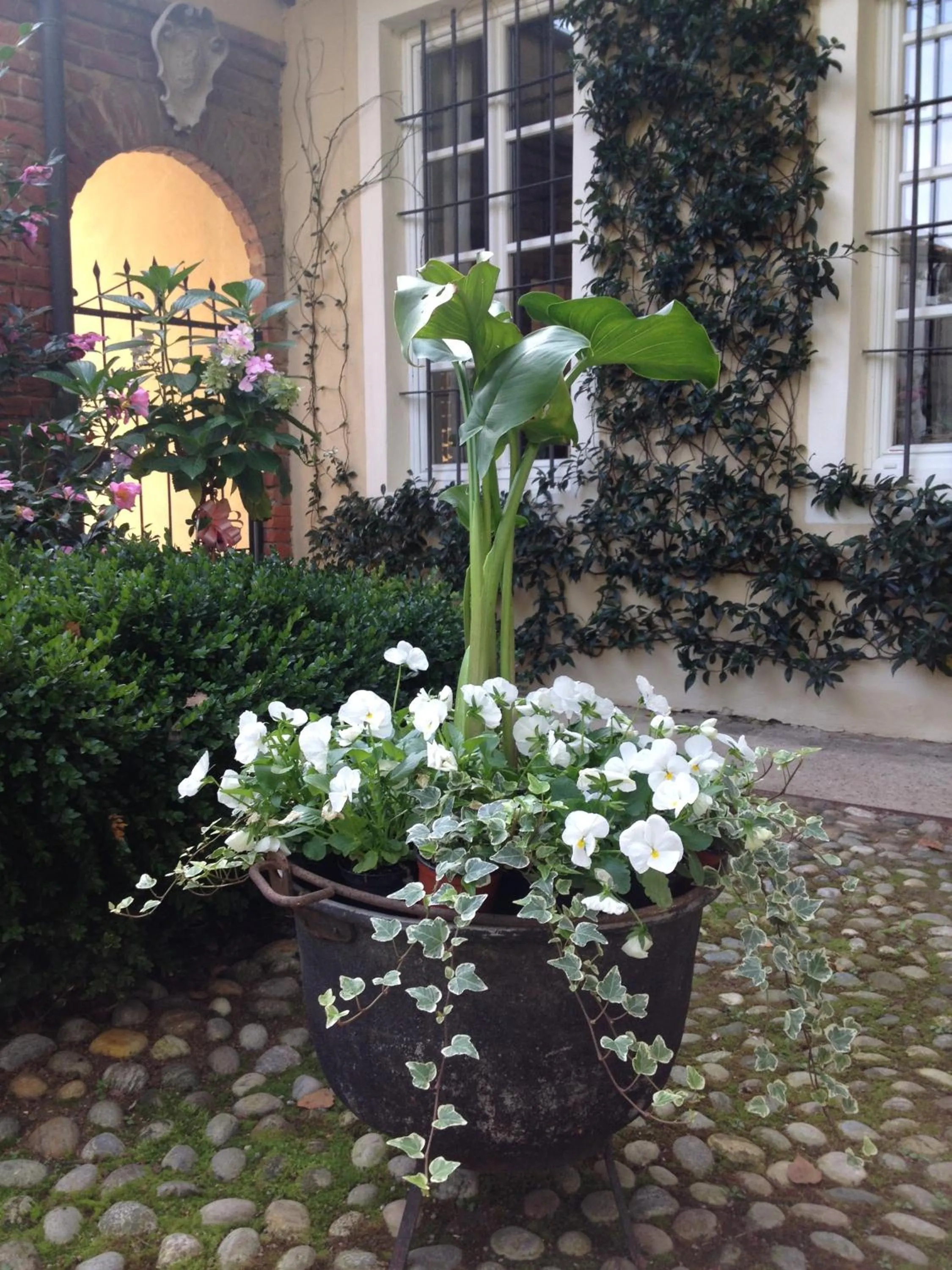 Decorative detail in Relais Torre Dei Torti - Luxury Bed and Breakfast
