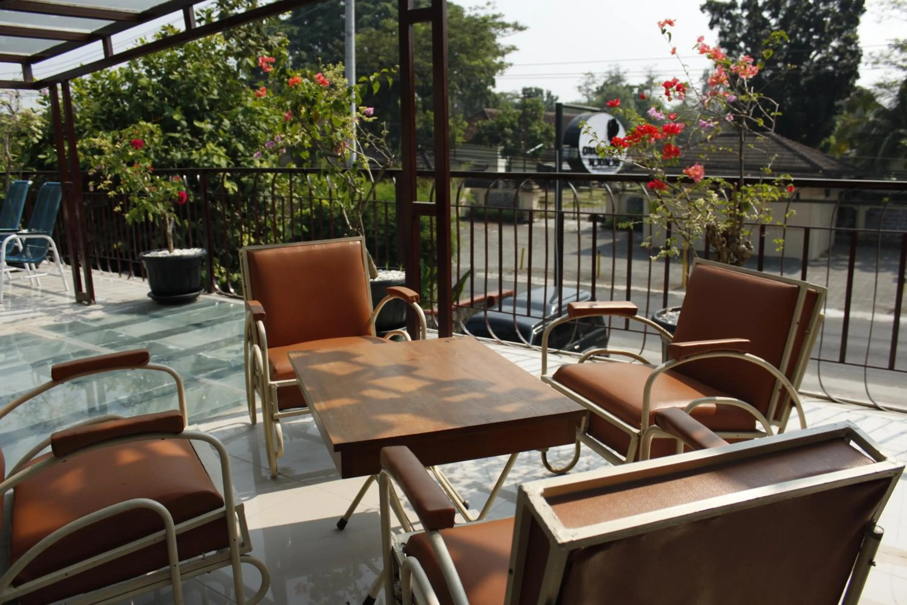 Restaurant/places to eat in Omah Njonja Bed & Brasserie