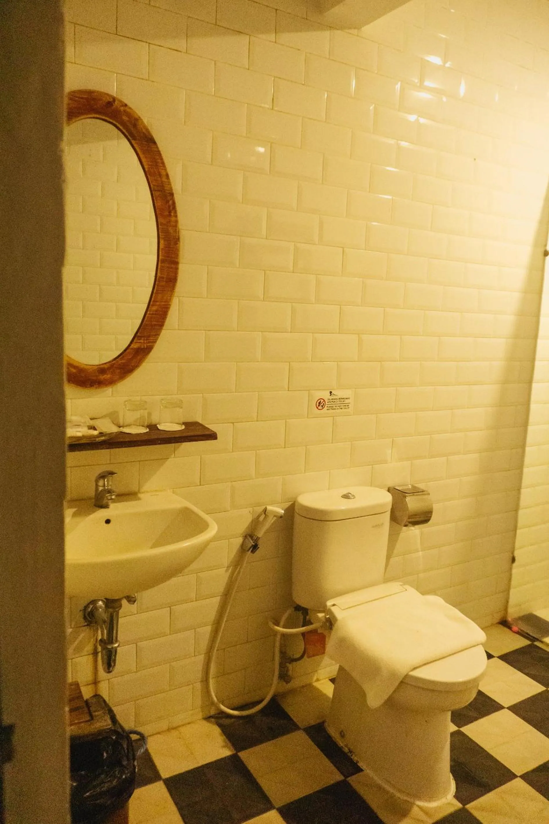 Bathroom in Omah Njonja Bed & Brasserie