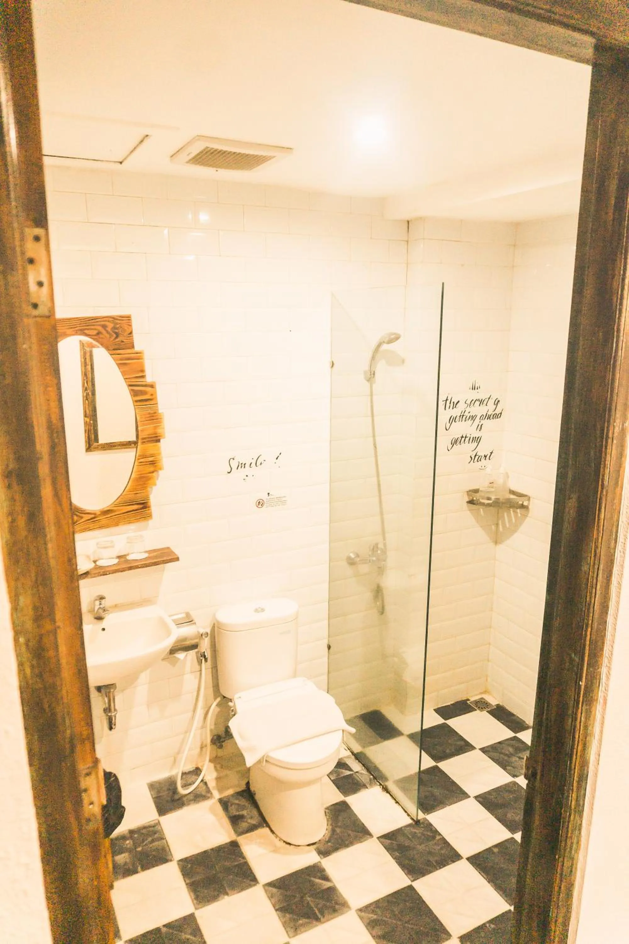 Bathroom in Omah Njonja Bed & Brasserie