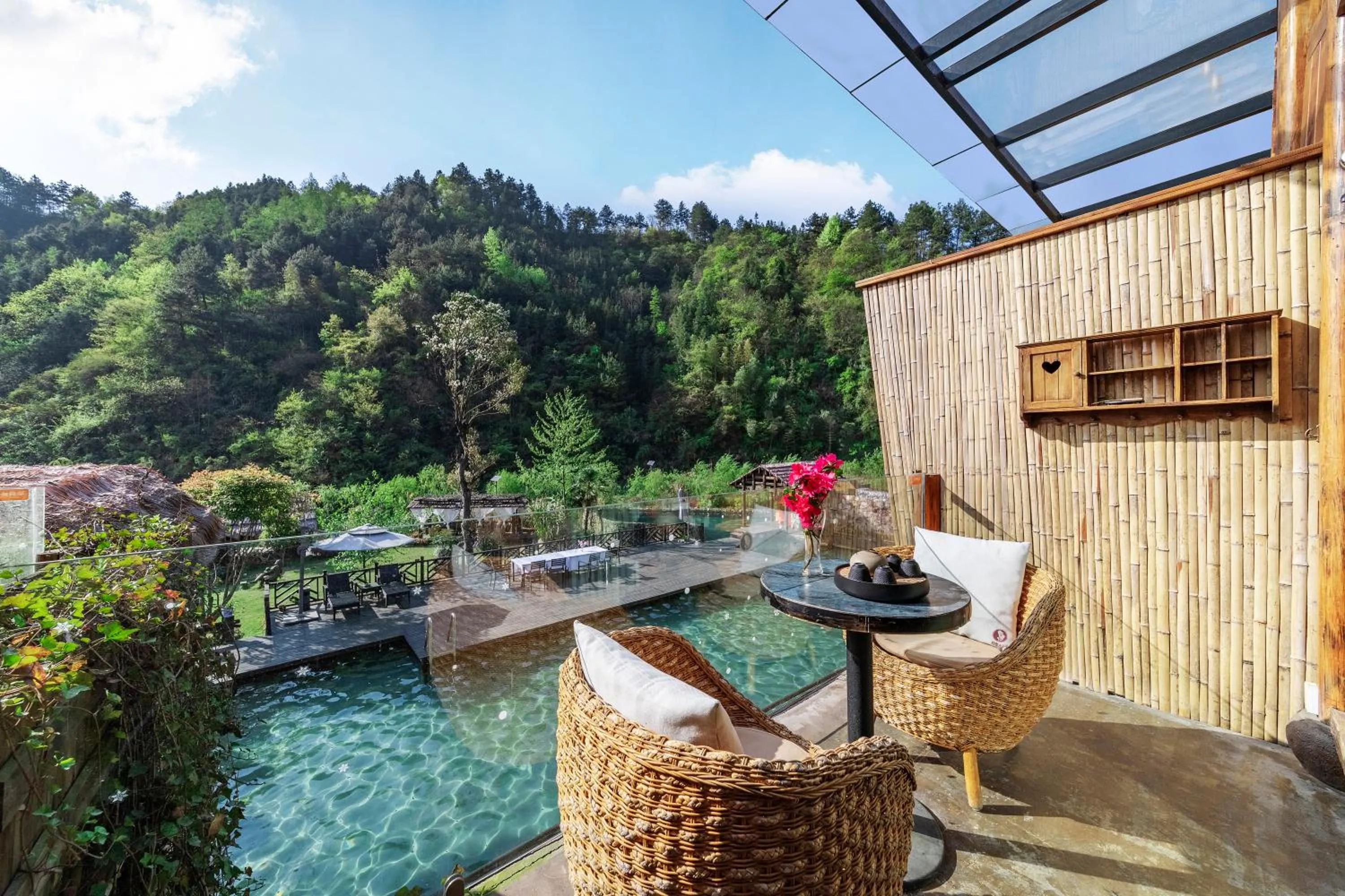 Day in Pandora Vista Retreat