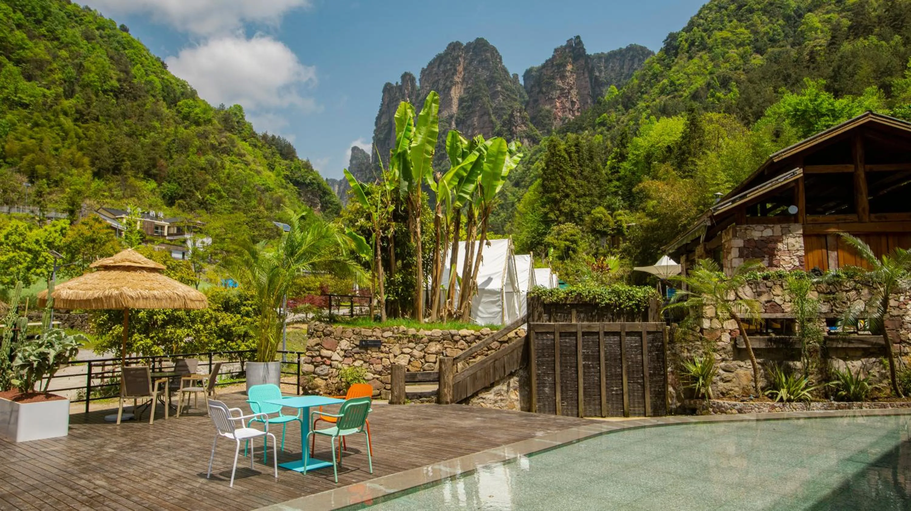 sunbed in Homeward Mountain Resort