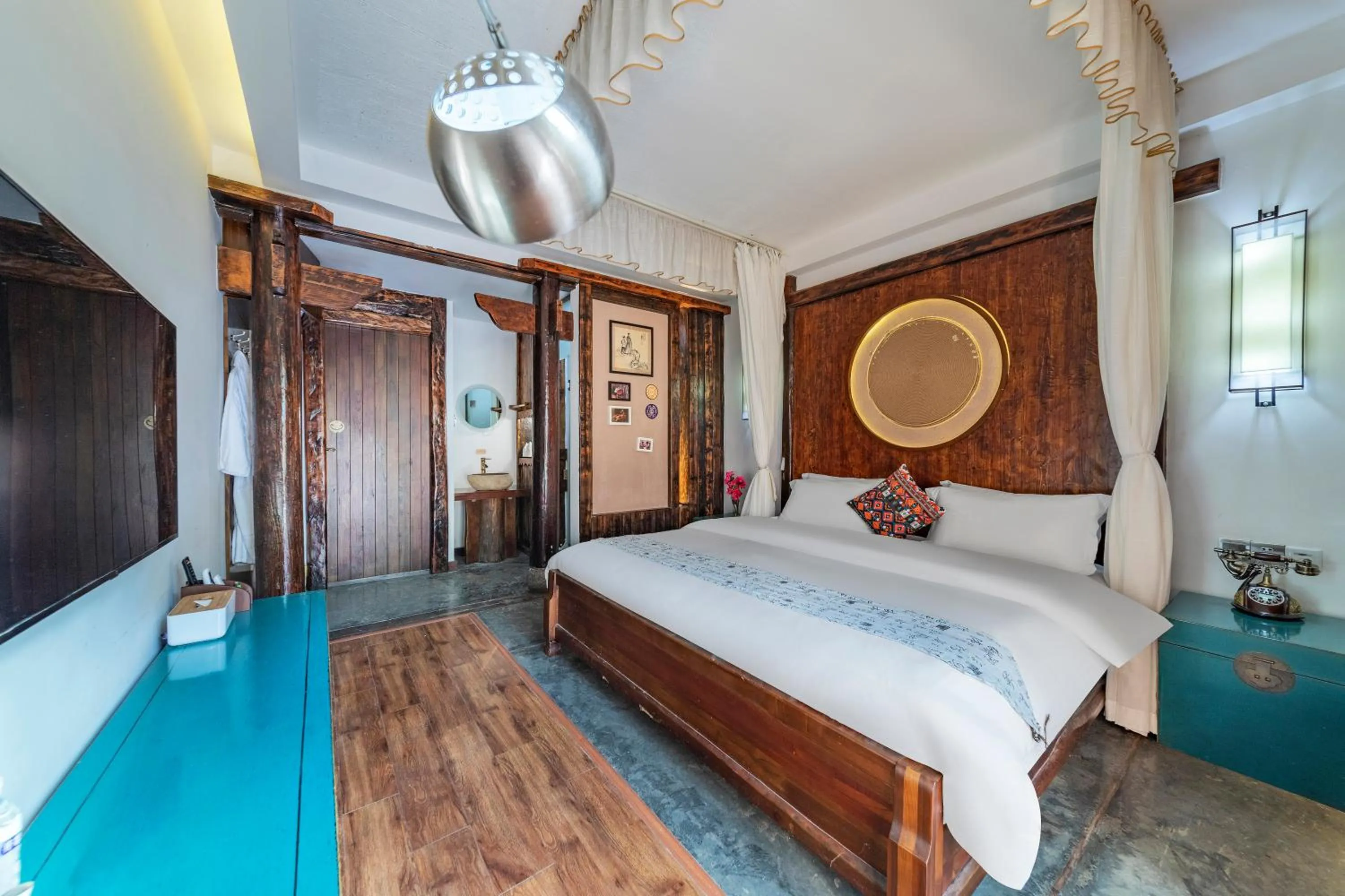 Bed in Homeward Mountain Resort