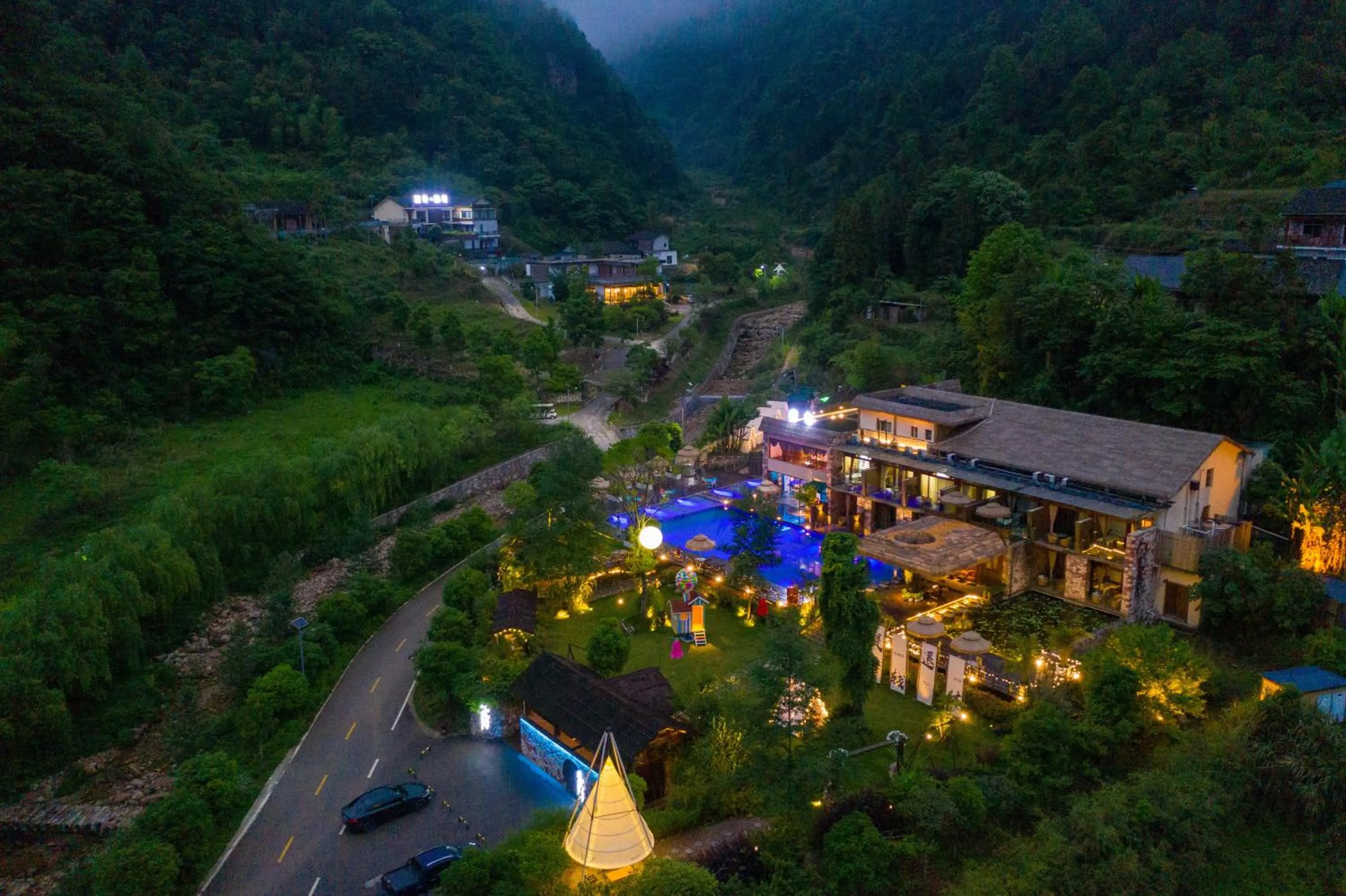 Property building in Homeward Mountain Resort