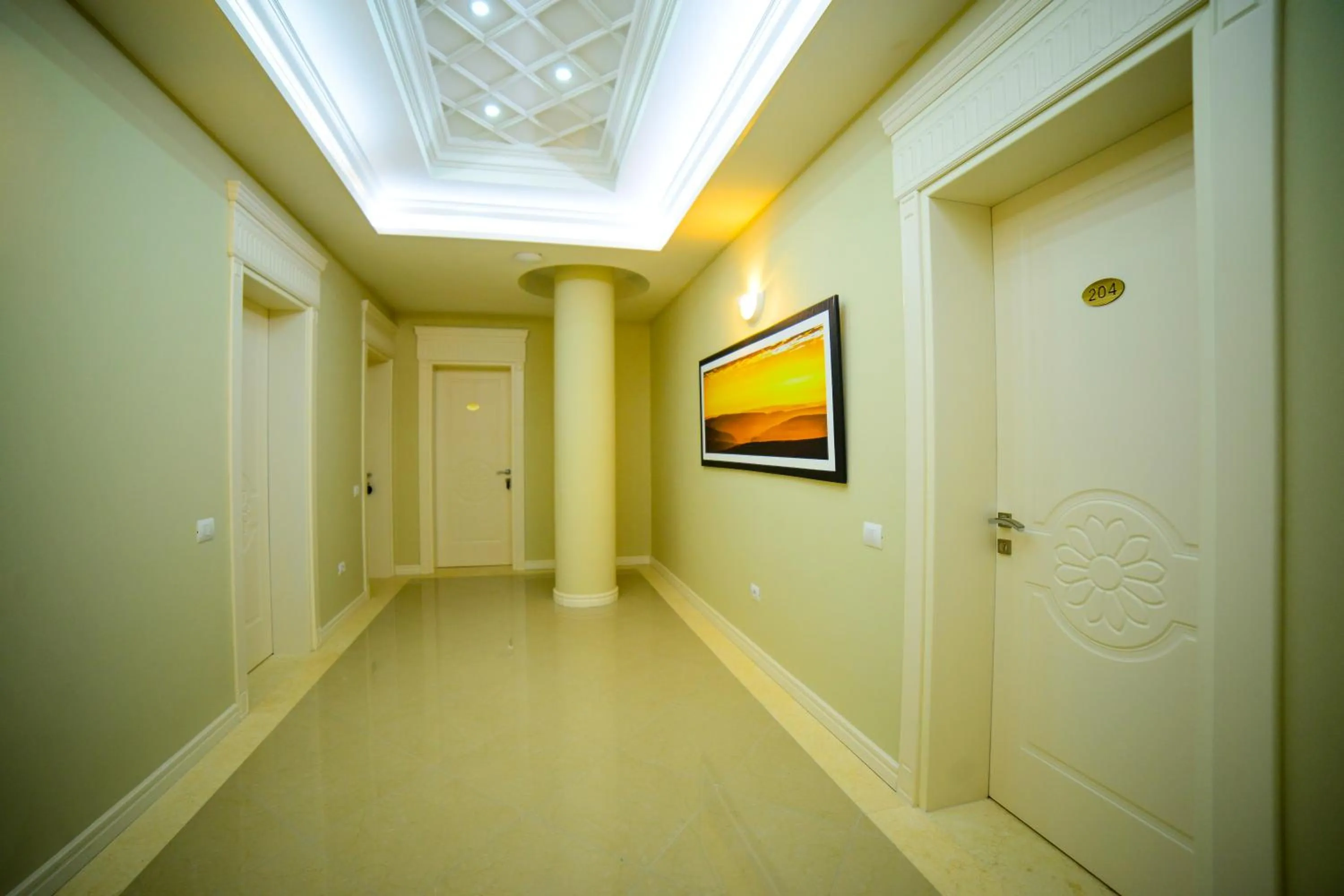 Communal lounge/ TV room in Hotel Vila Imperial