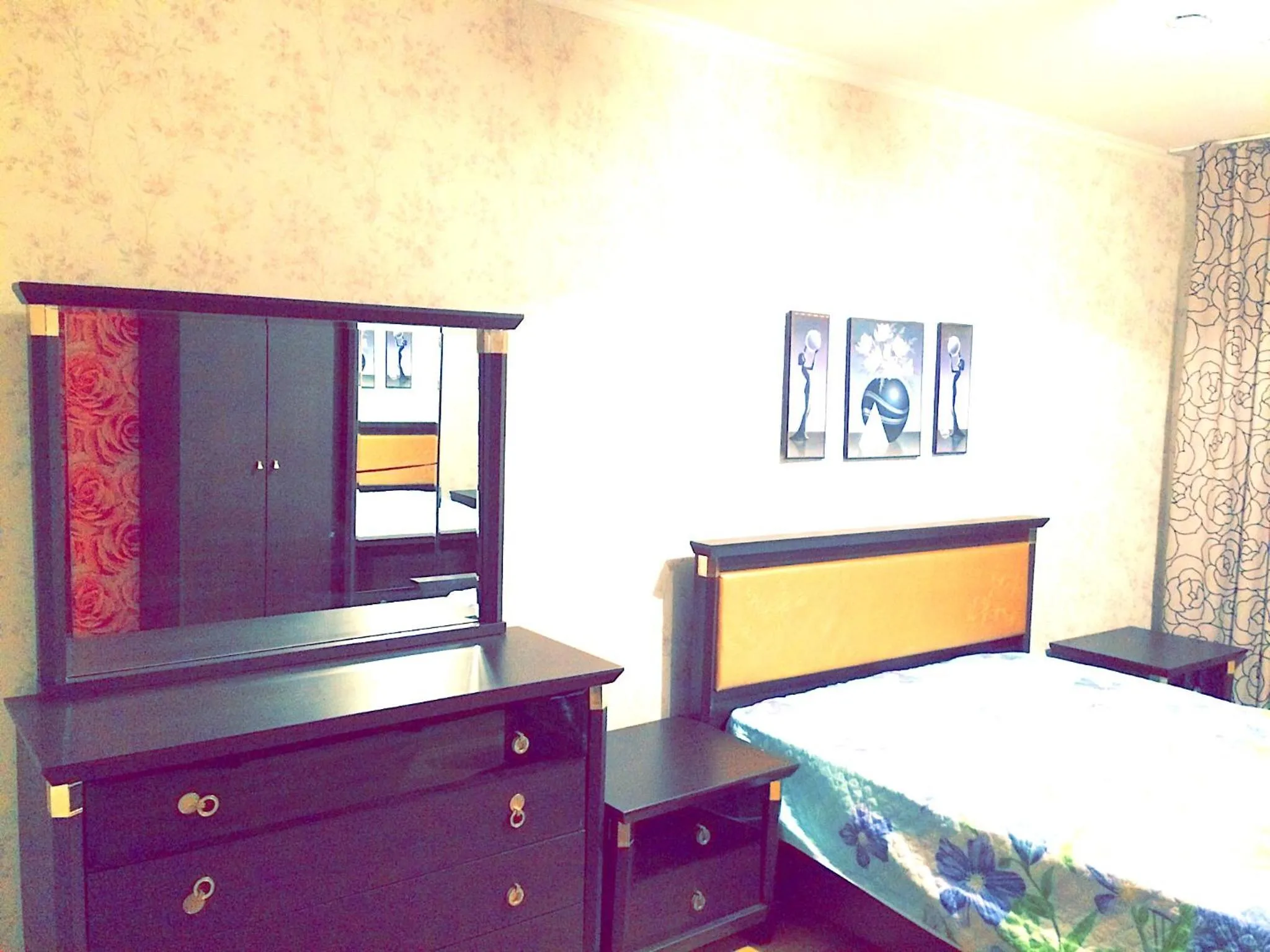 Children play ground, Bed in Apartments on Q. Batyr 40