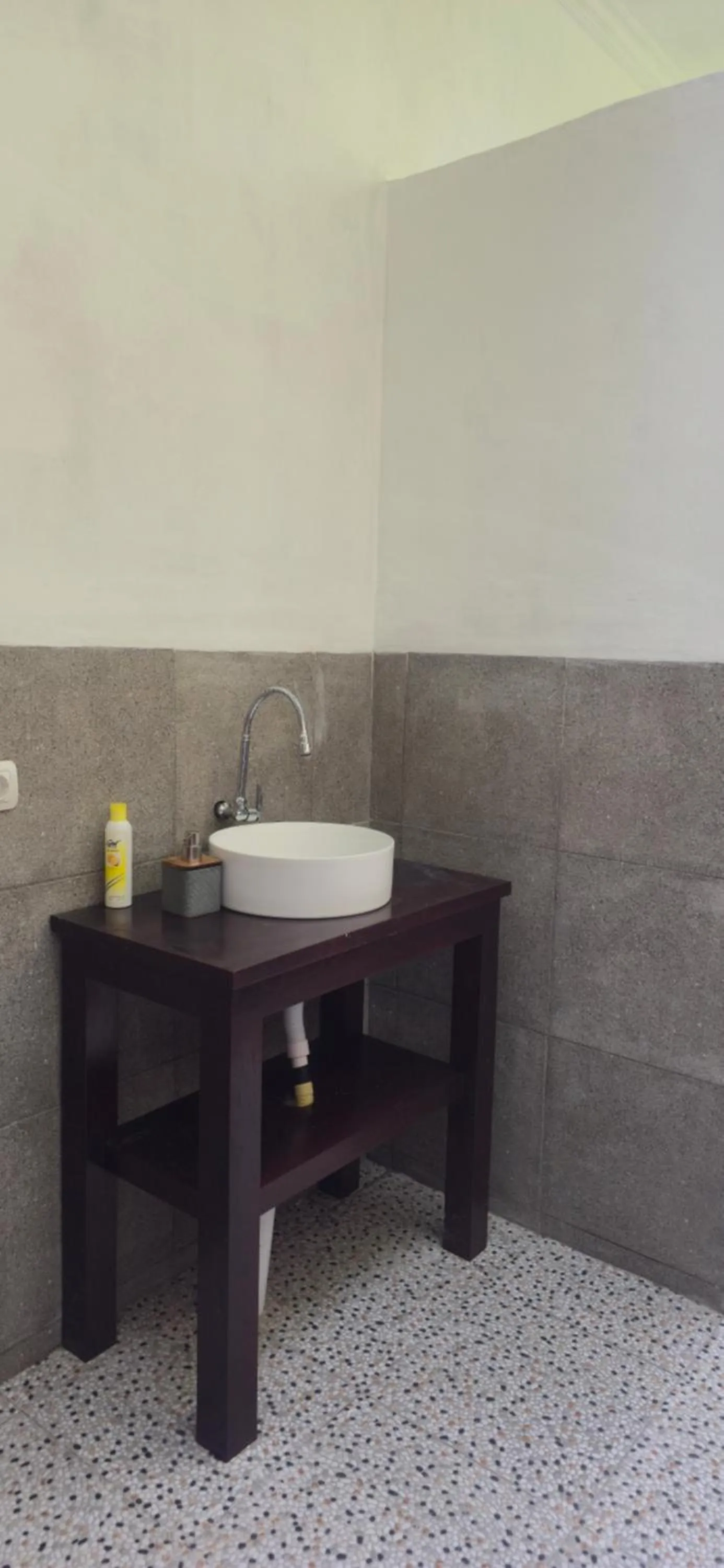 Property building in Uma Nirmala Aling-Aling