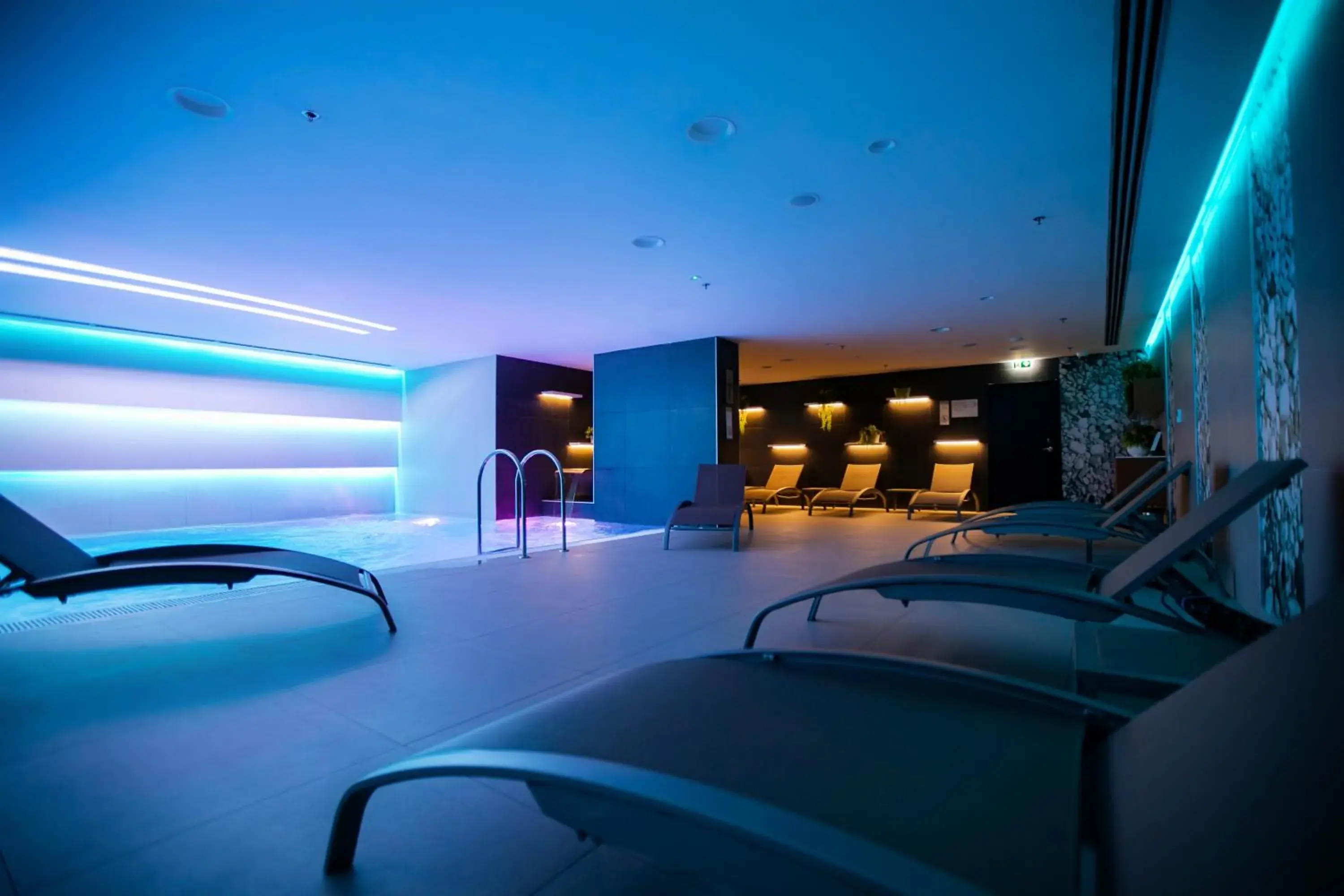 Swimming pool in Marvie Hotel & Health Swimming pool in Marvie Hotel & Health