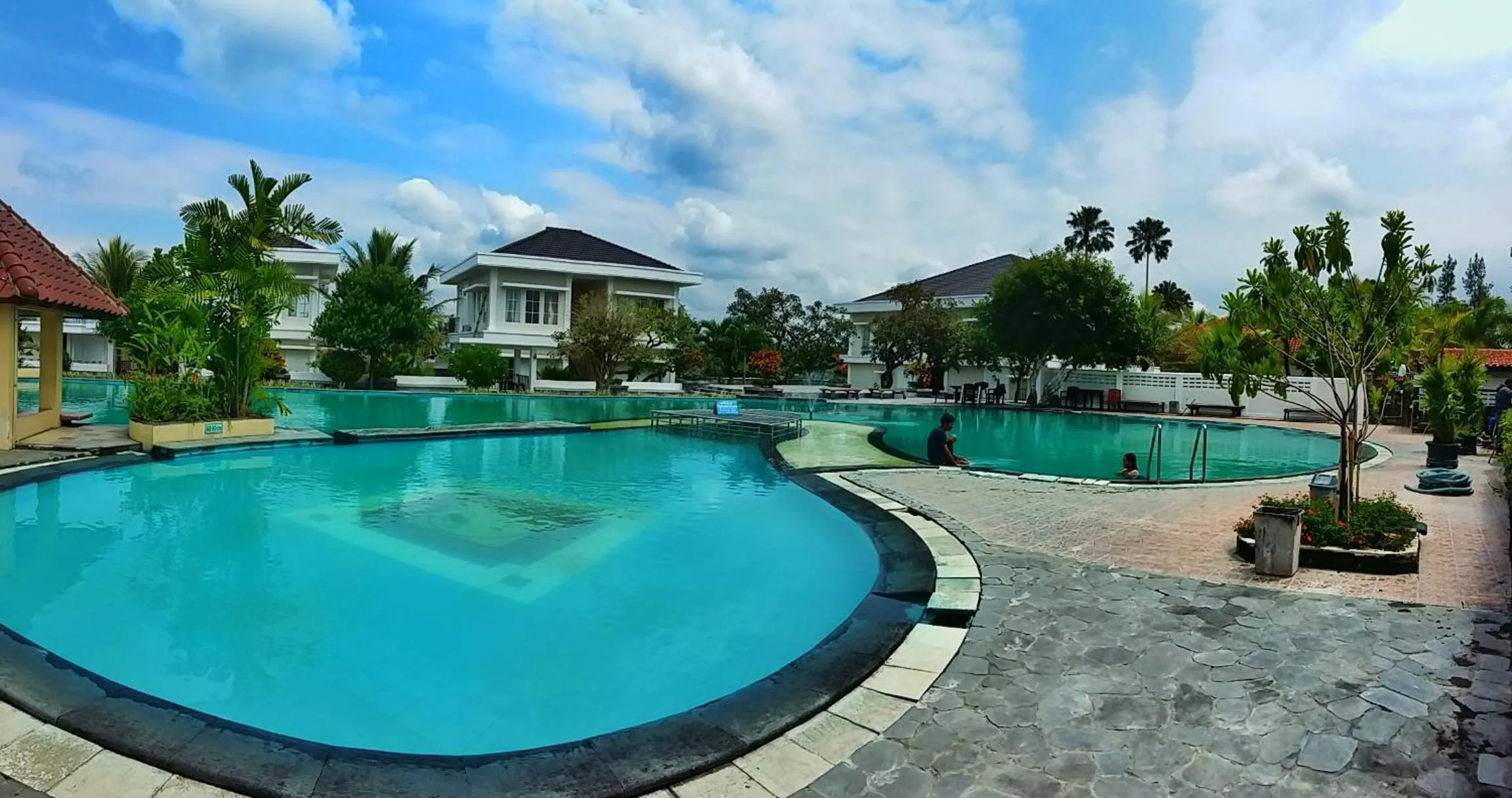Swimming pool in Sevilla Resort Magelang