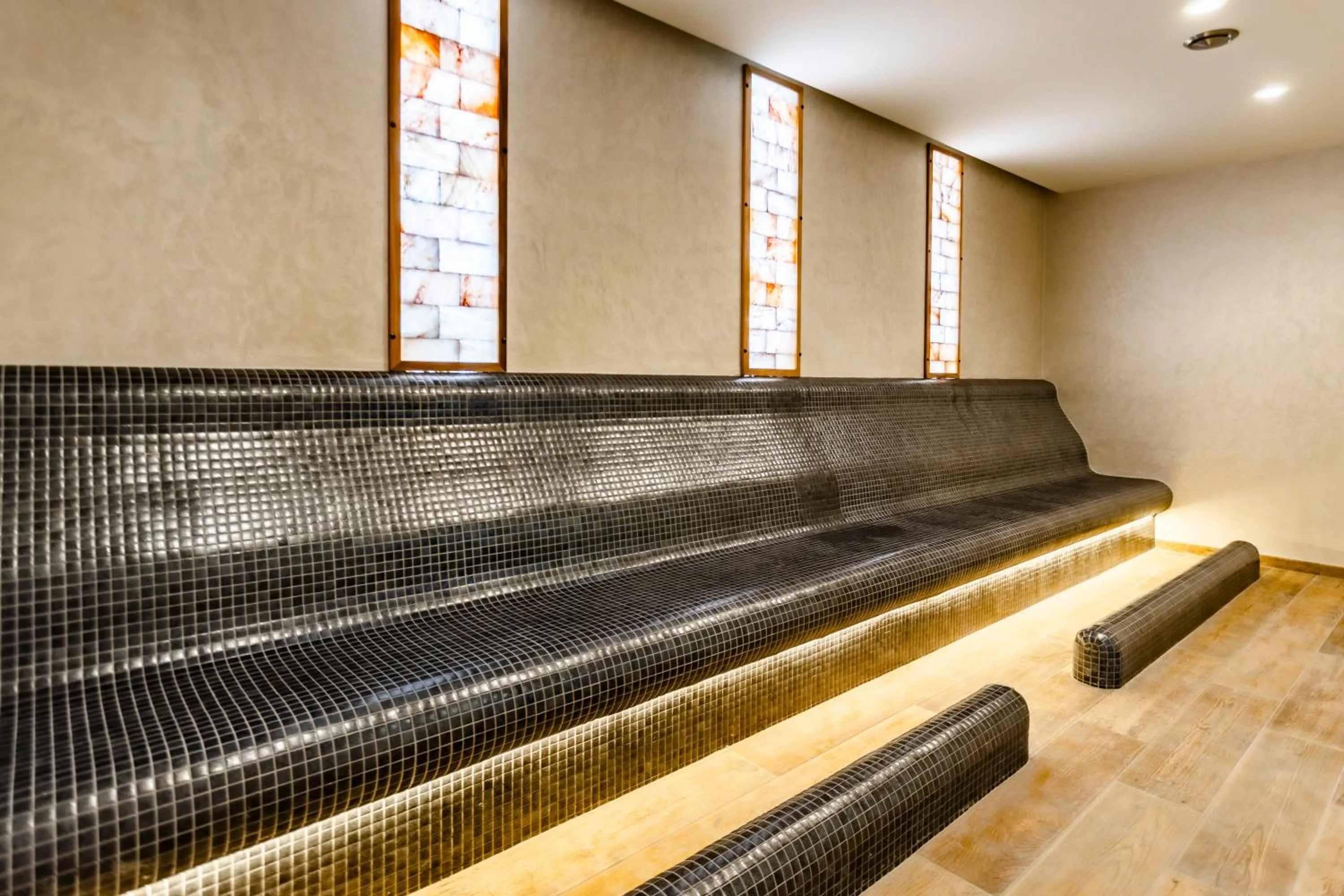 Spa and wellness centre/facilities in Burgas Beach Resort Apartments