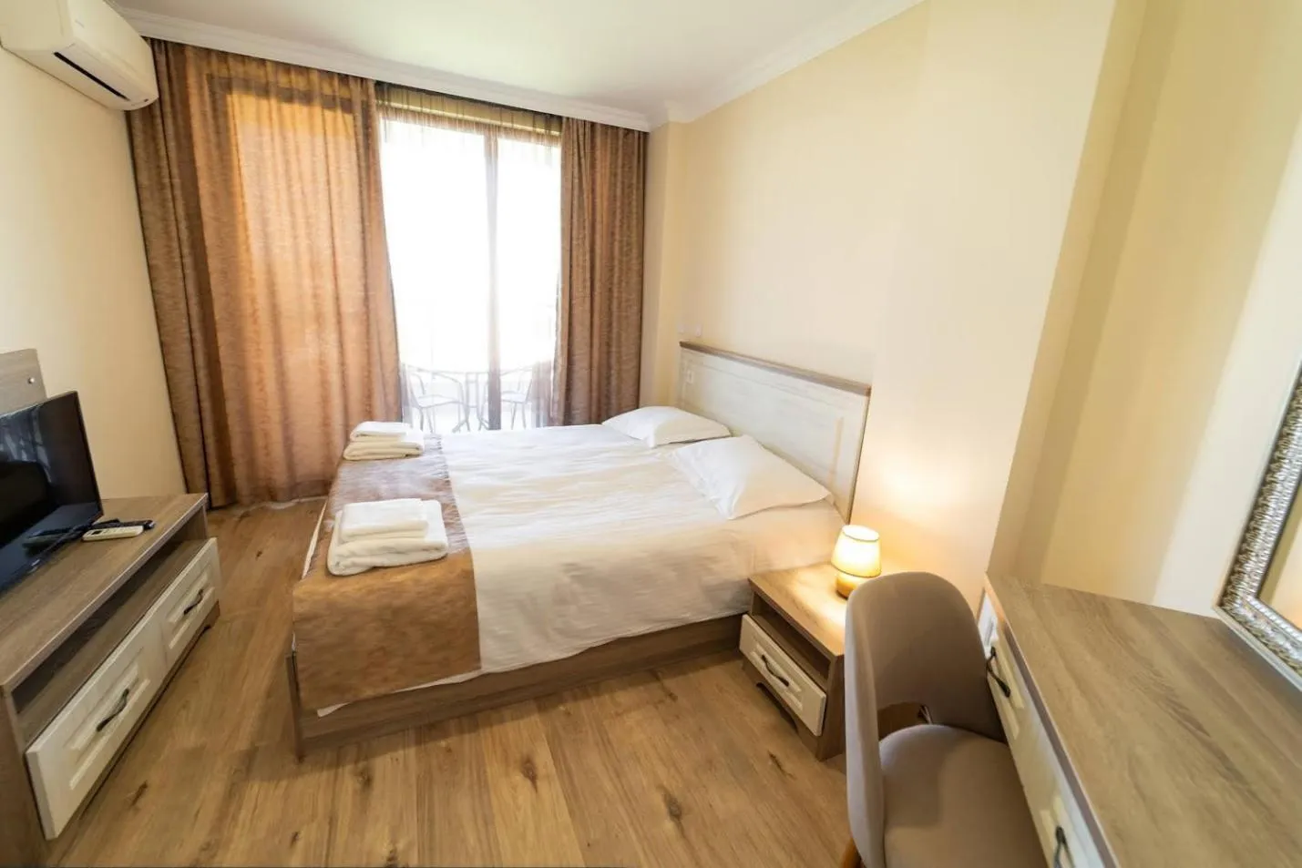 Bed in Burgas Beach Resort Apartments