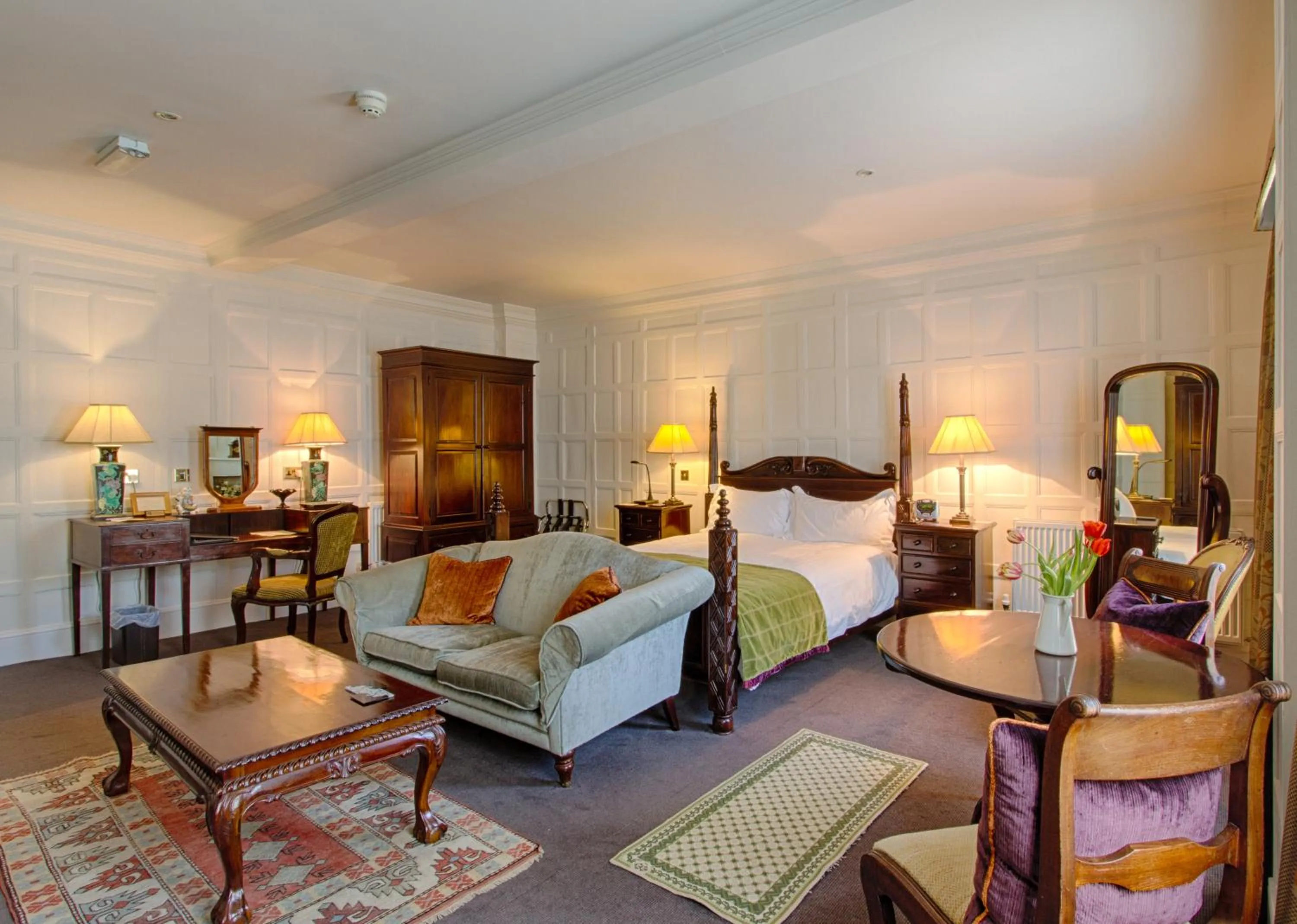 Bedroom, Bed in The Old Vine