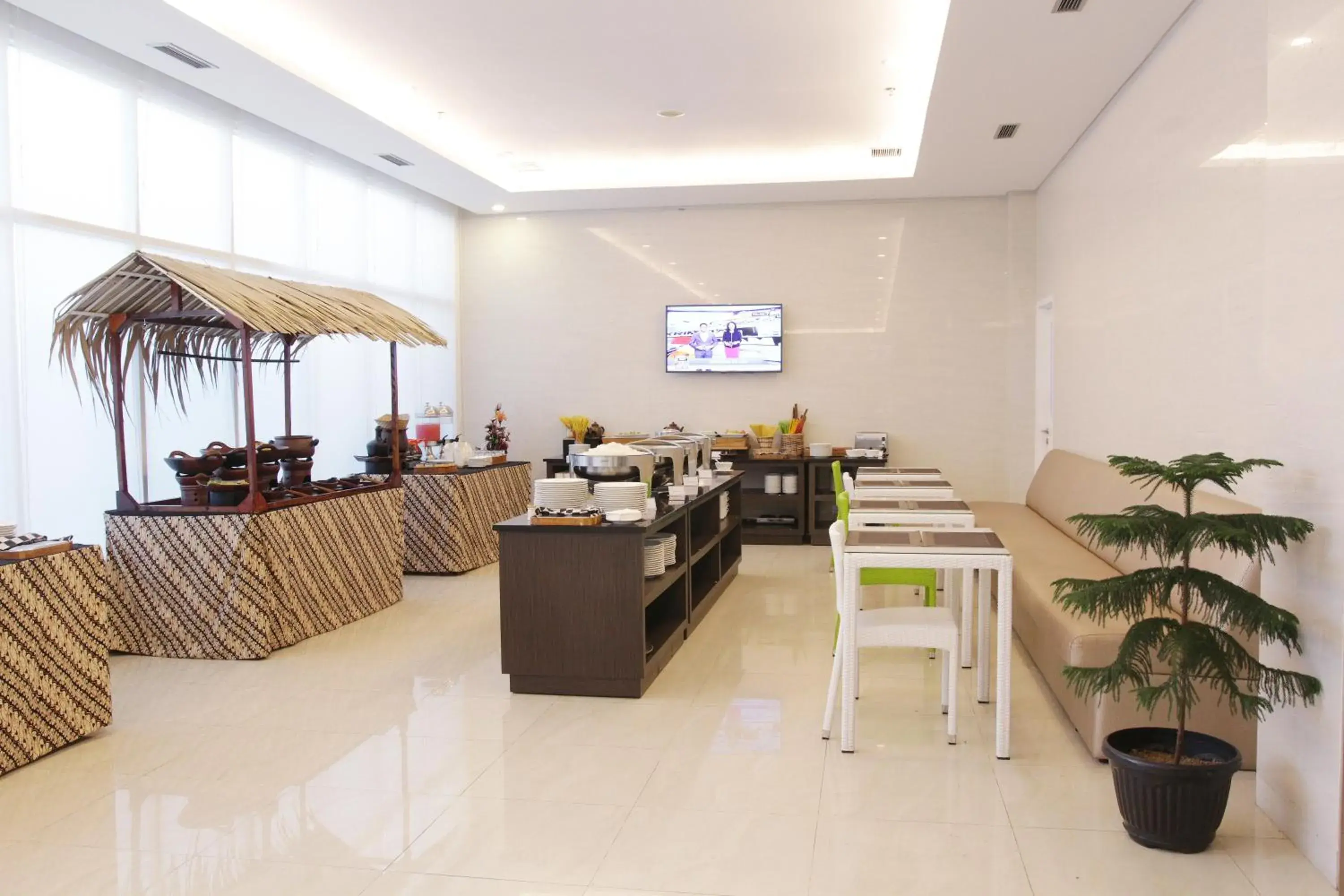 Restaurant/places to eat in Whiz Prime Hotel Sudirman Cilacap Restaurant/places to eat in Whiz Prime Hotel Sudirman Cilacap