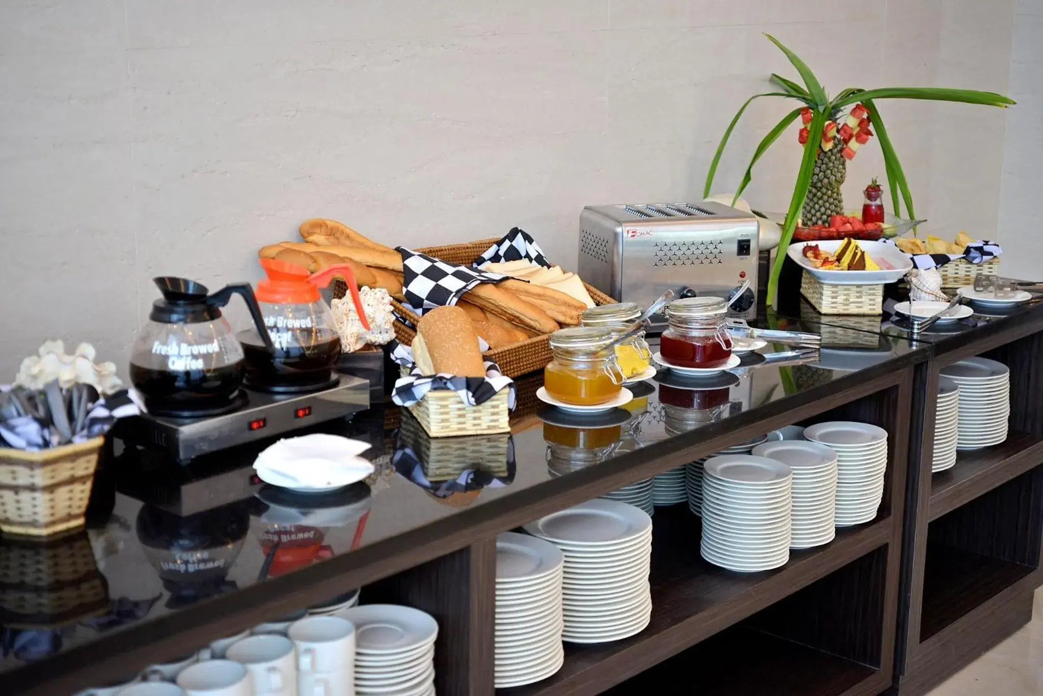 Restaurant/places to eat in Whiz Prime Hotel Sudirman Cilacap Restaurant/places to eat in Whiz Prime Hotel Sudirman Cilacap