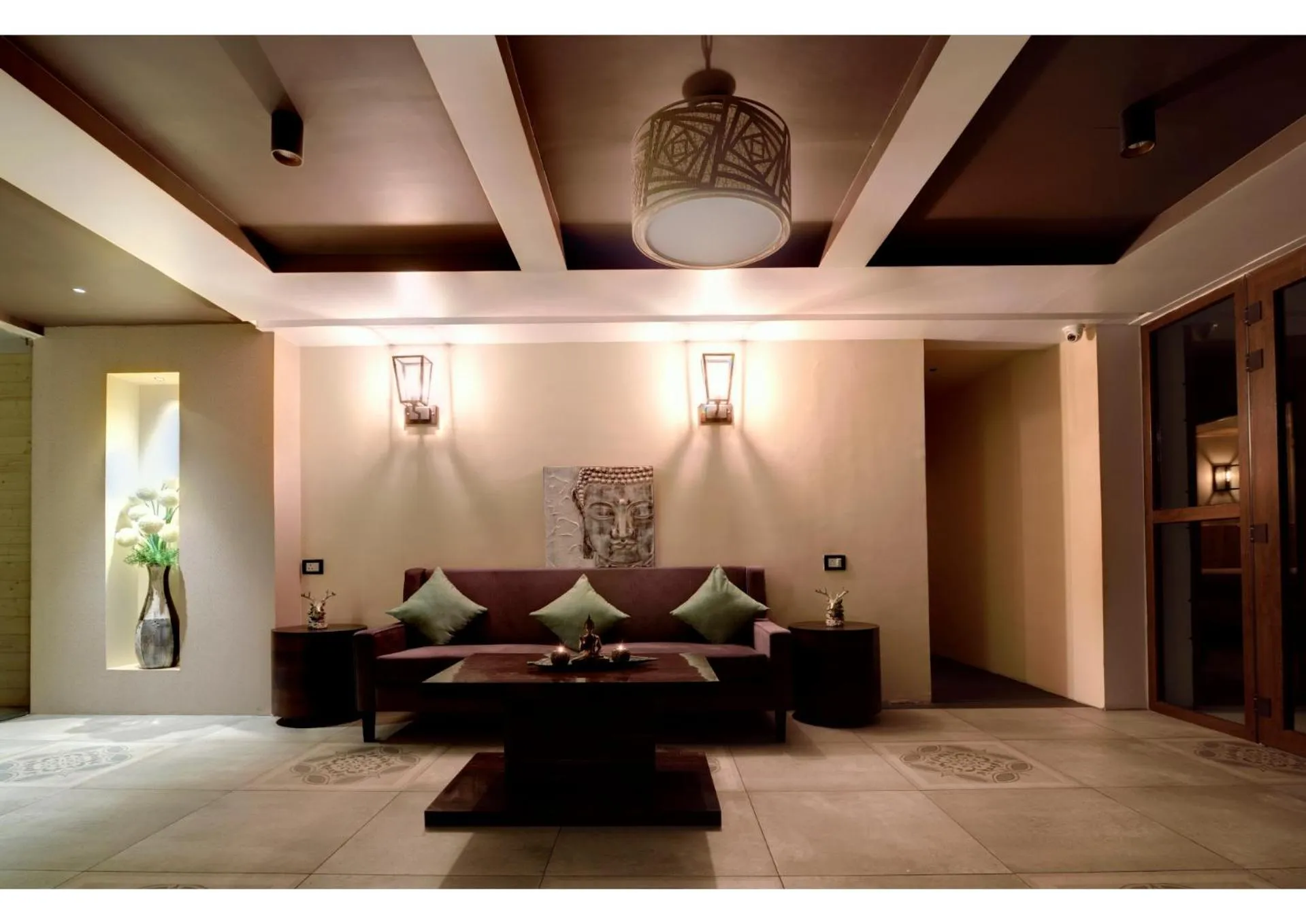 Seating area in Udaan Woodberry Hotel & Spa