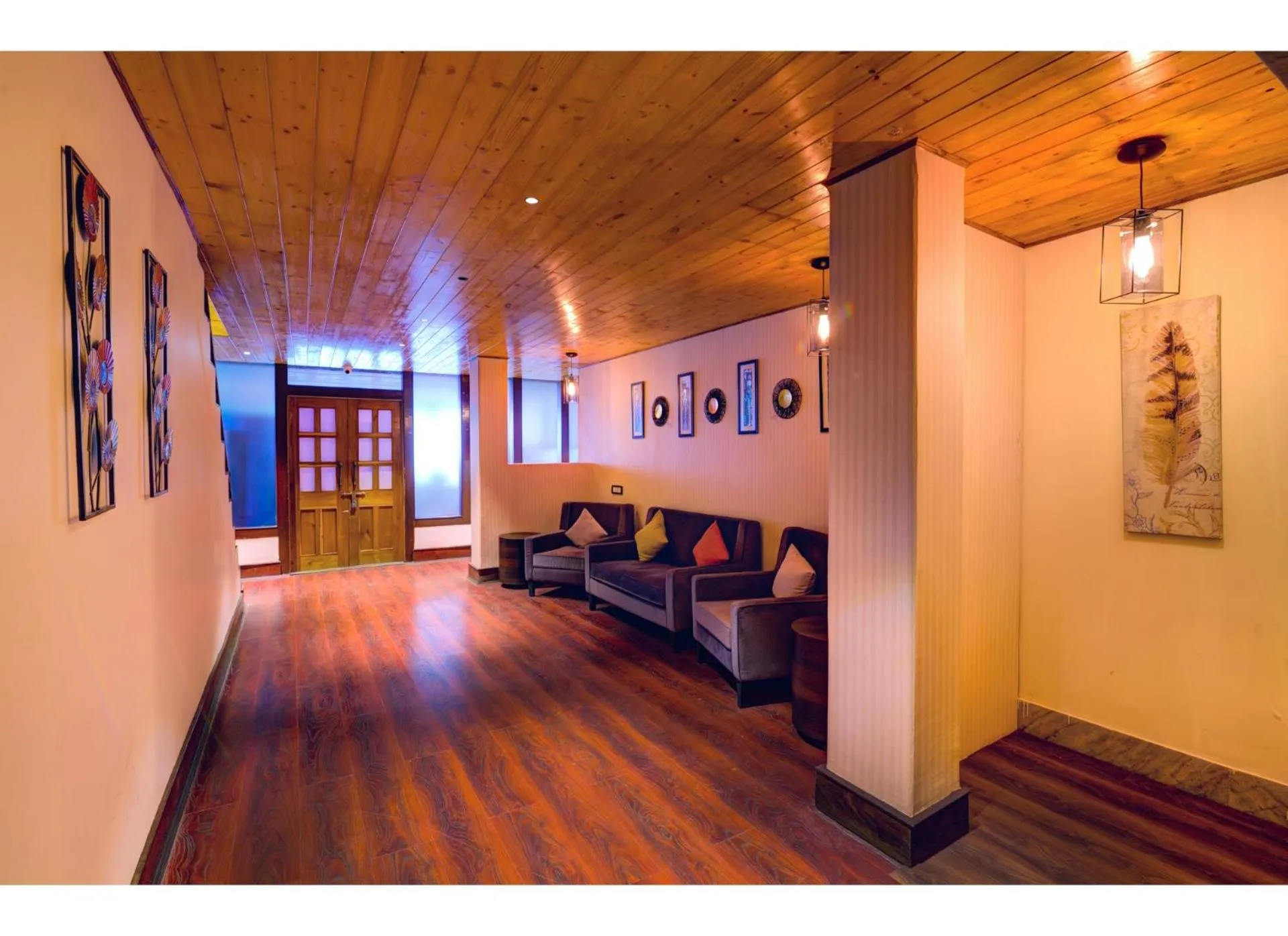 Seating area in Udaan Woodberry Hotel & Spa