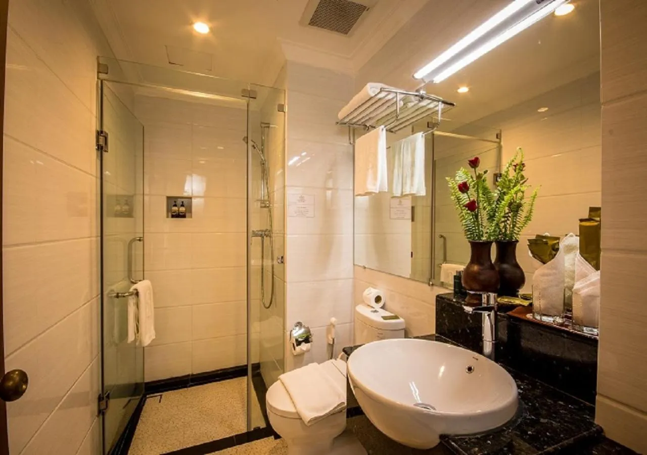 Bathroom in Hotel Shwe Yee