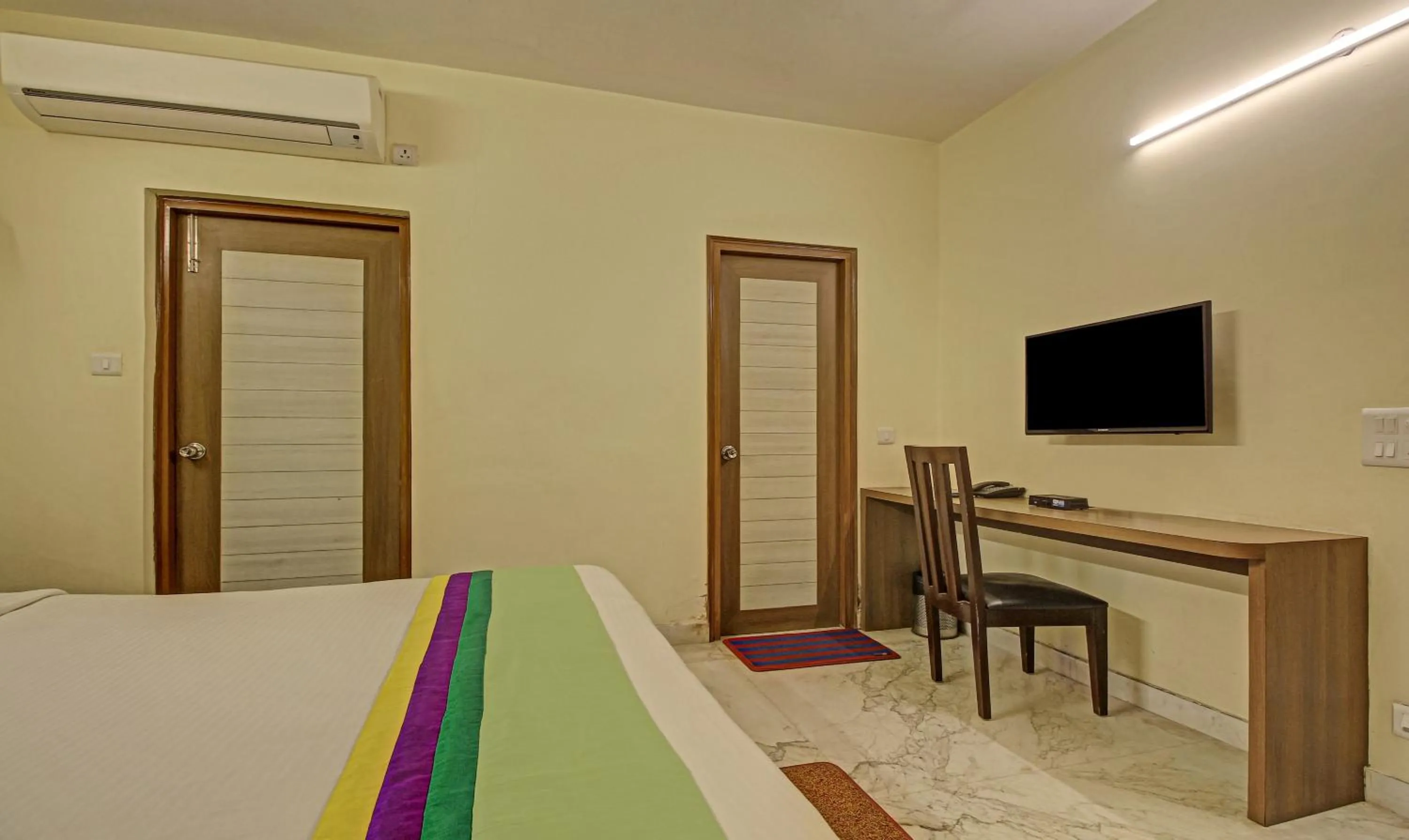 Bedroom in Treebo Sreemaa Newtown Near Biswa Bangla Gate