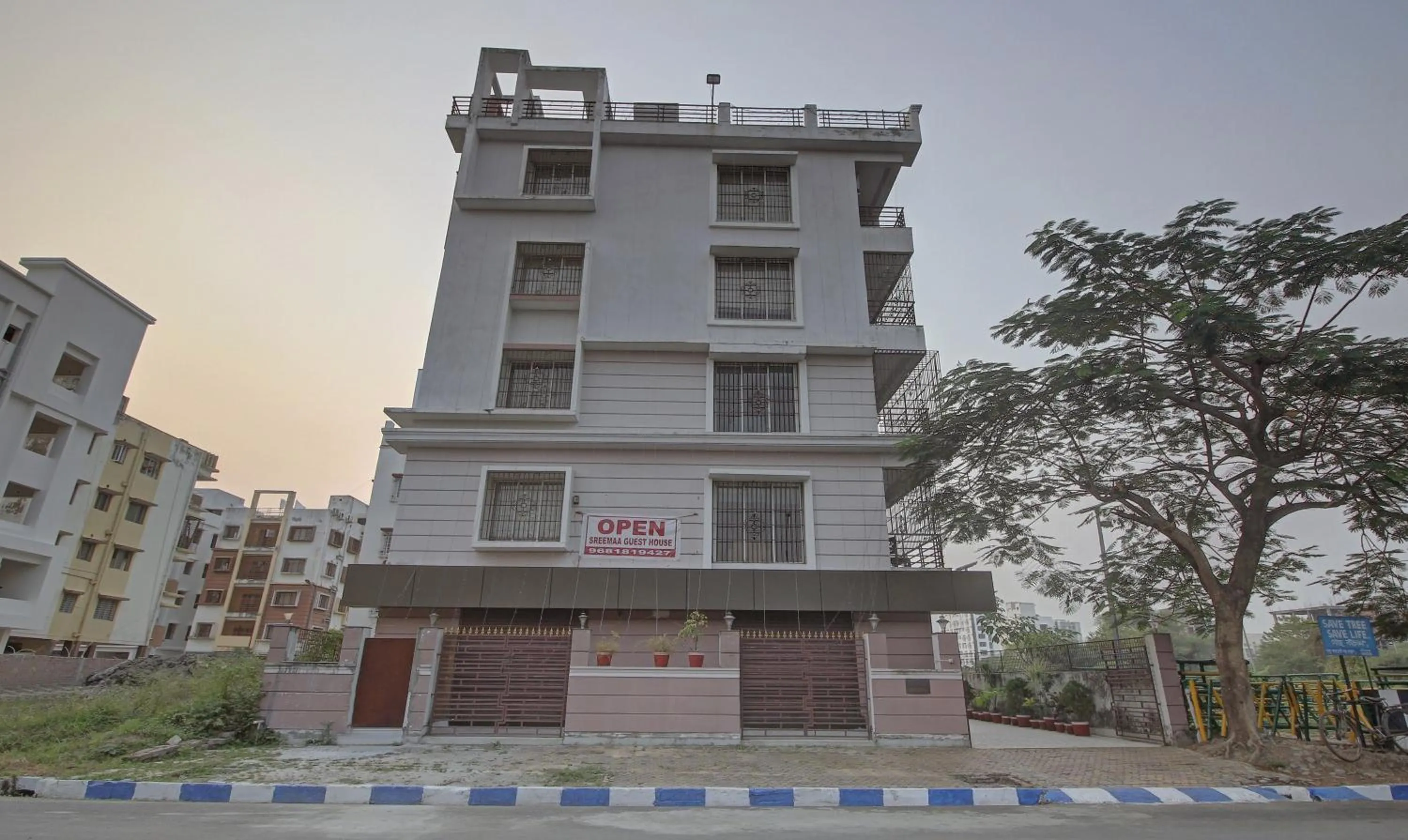 Facade/entrance in Treebo Sreemaa Newtown Near Biswa Bangla Gate