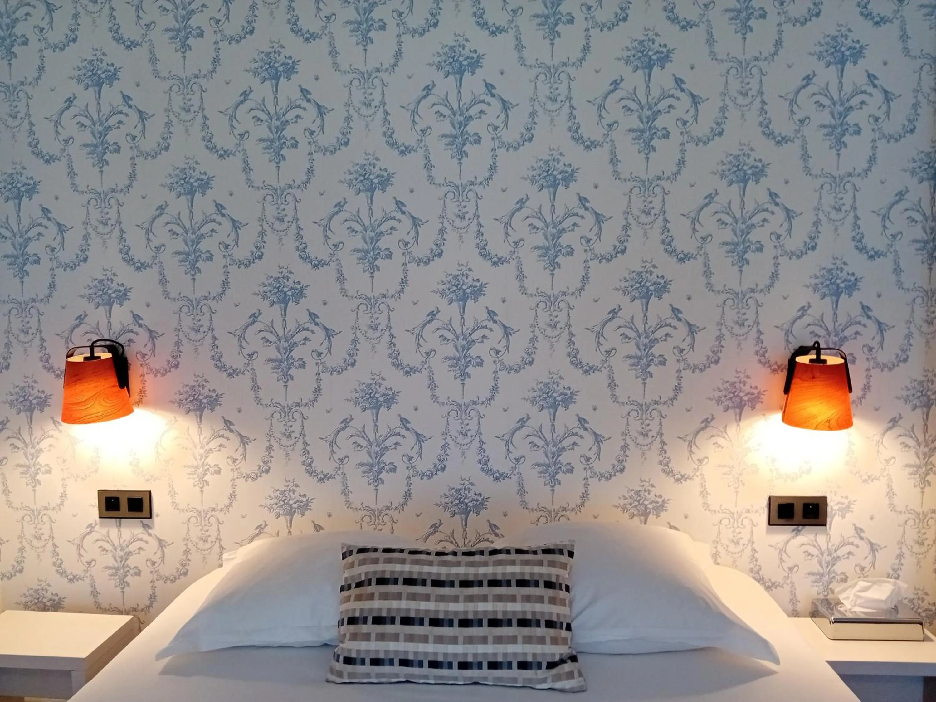 Bed in Grand Hôtel de l'Europe - Morlaix Centre