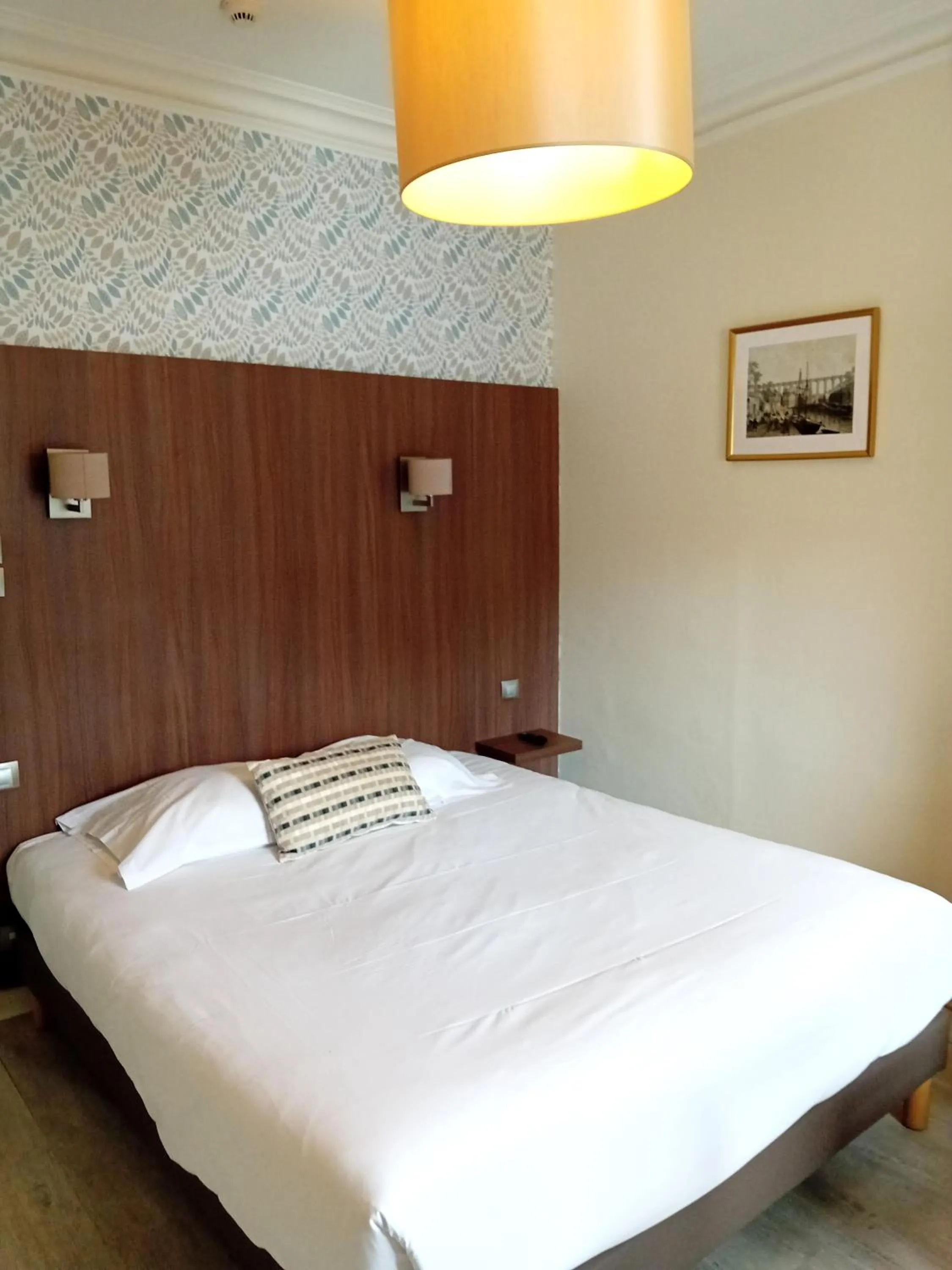 Bed in Grand Hôtel de l'Europe - Morlaix Centre
