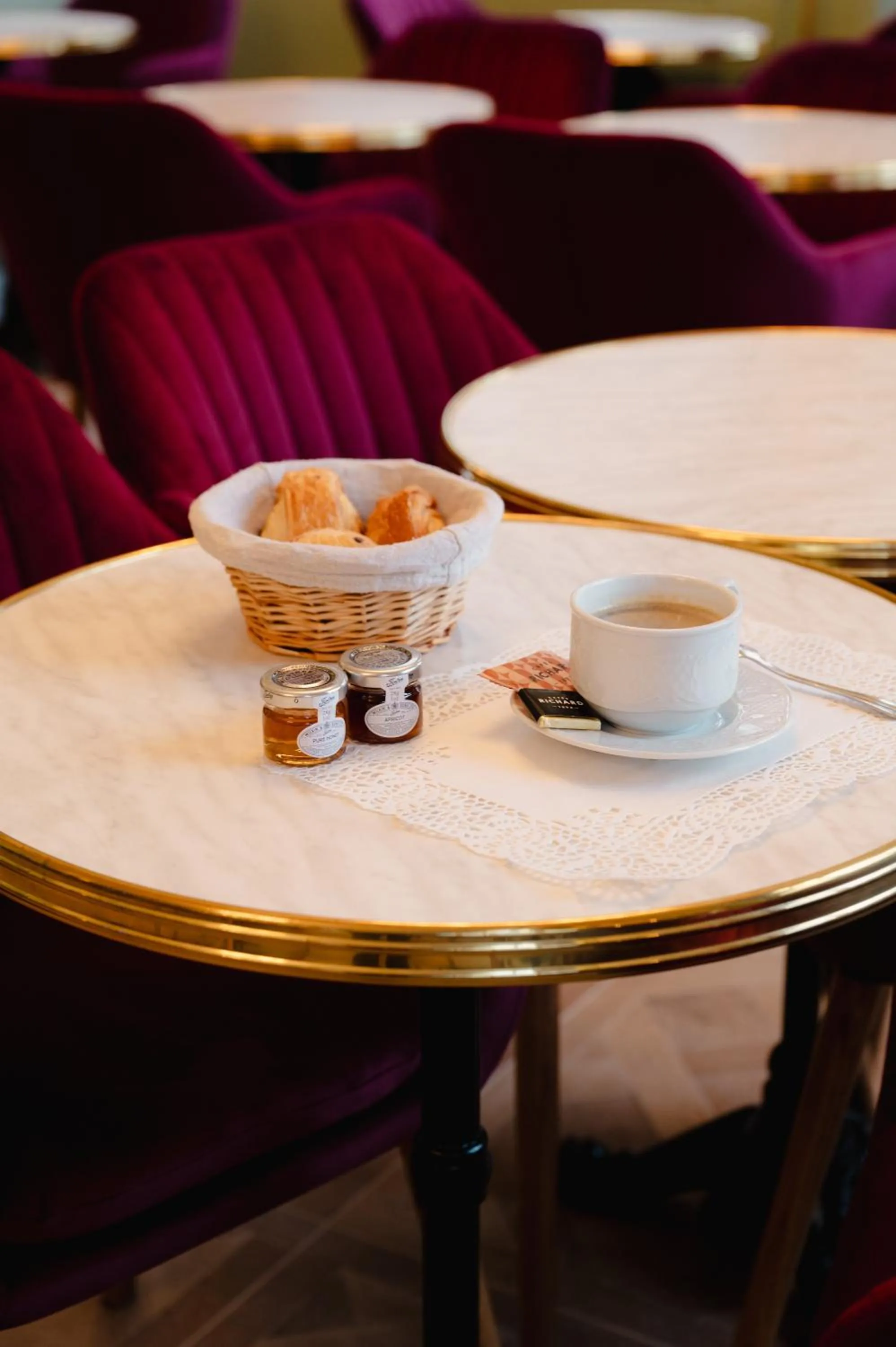 Breakfast in Grand Hôtel de l'Europe - Morlaix Centre
