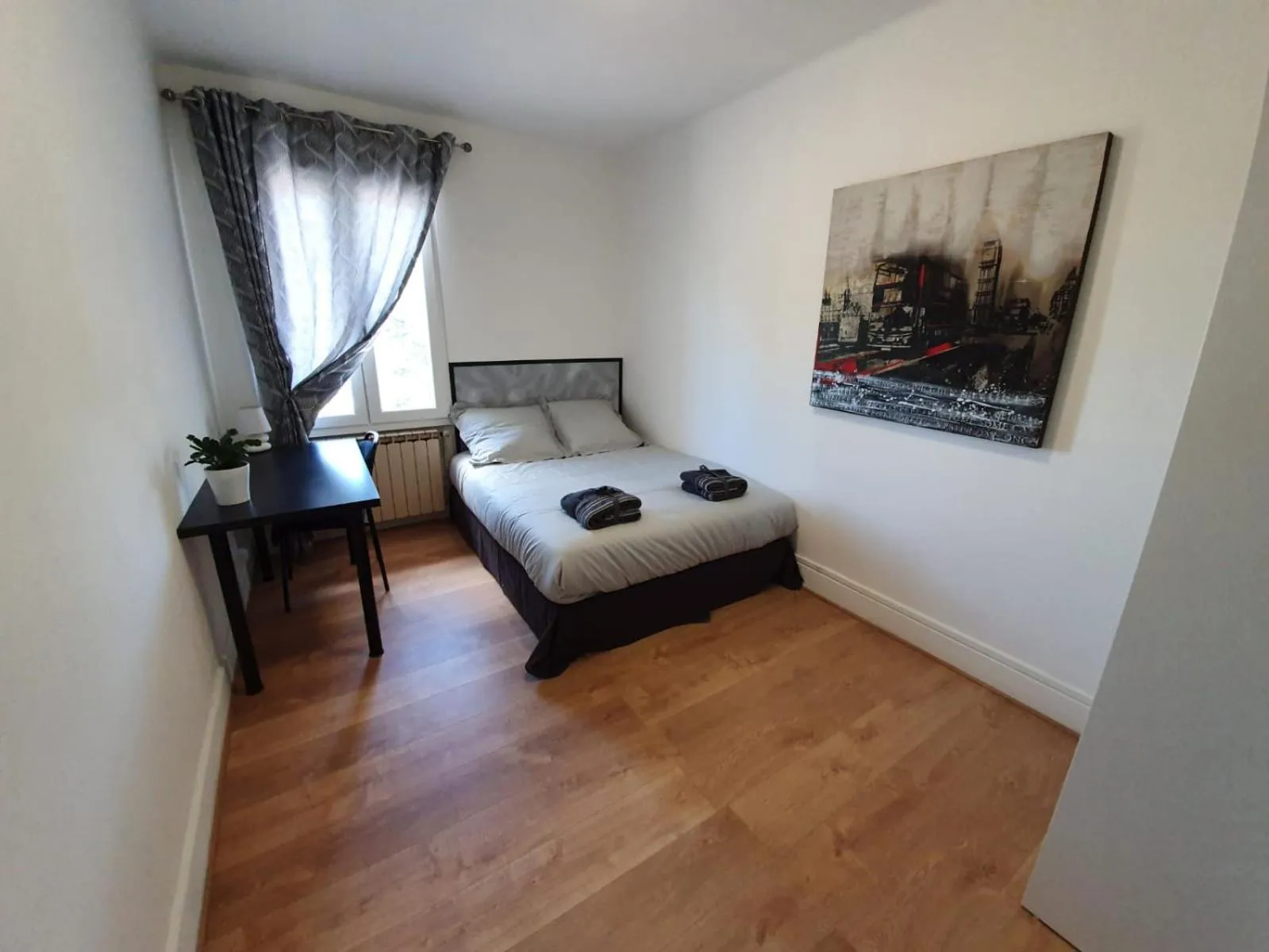 Bedroom, Bed in NancyRoom