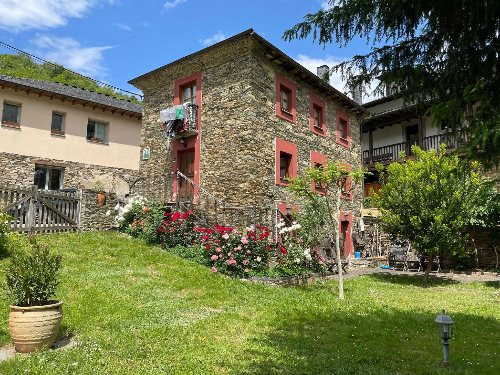 Property building in Hotel y apartamentos rurales L'Anceo