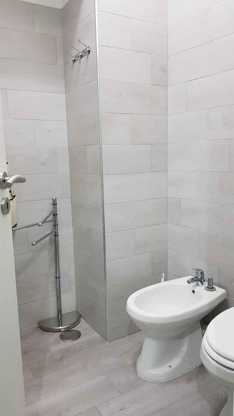 Twin Room with Private Bathroom - single occupancy in A due passi da Dante