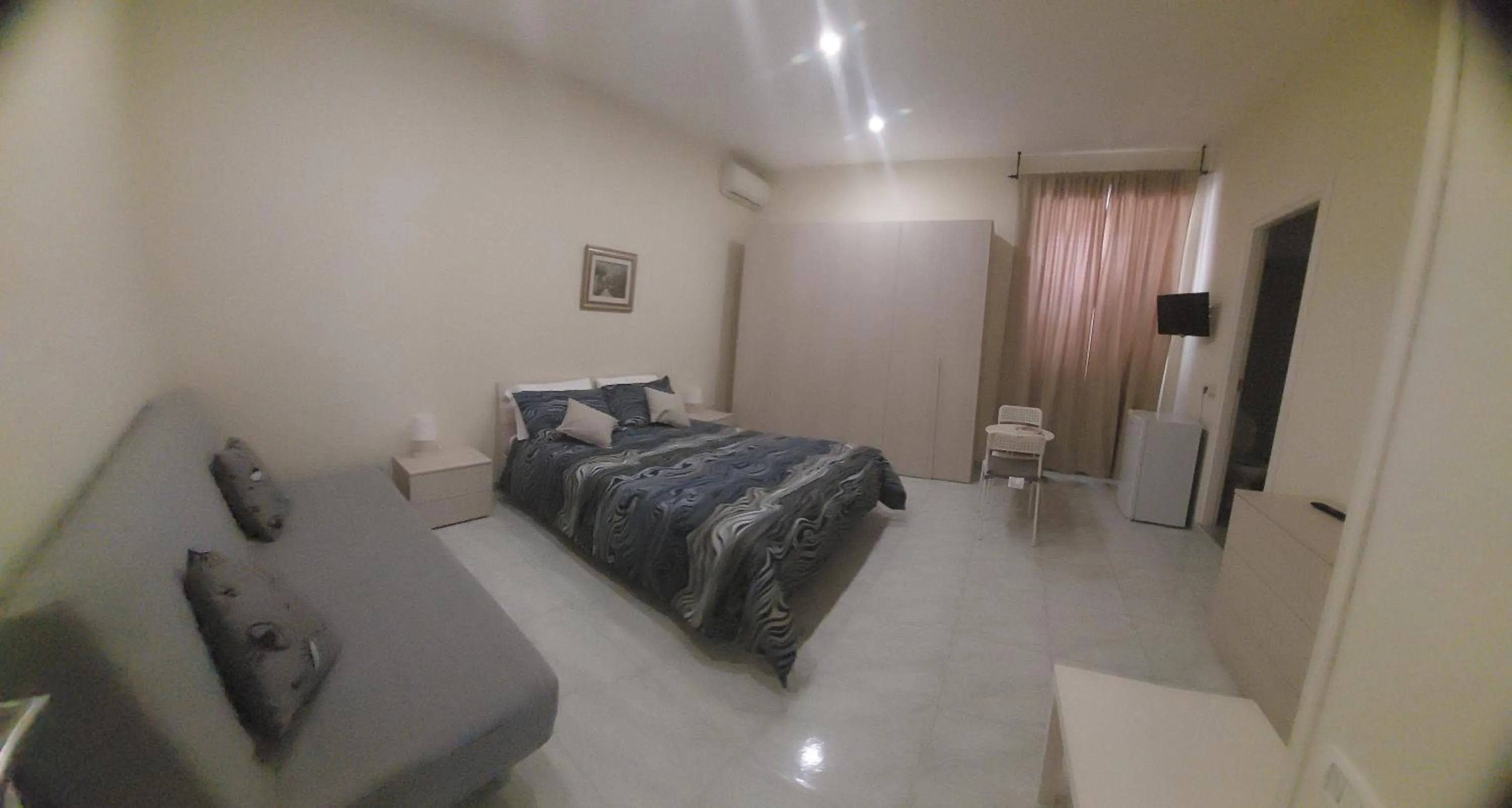 Quadruple Room with Private Bathroom in A due passi da Dante